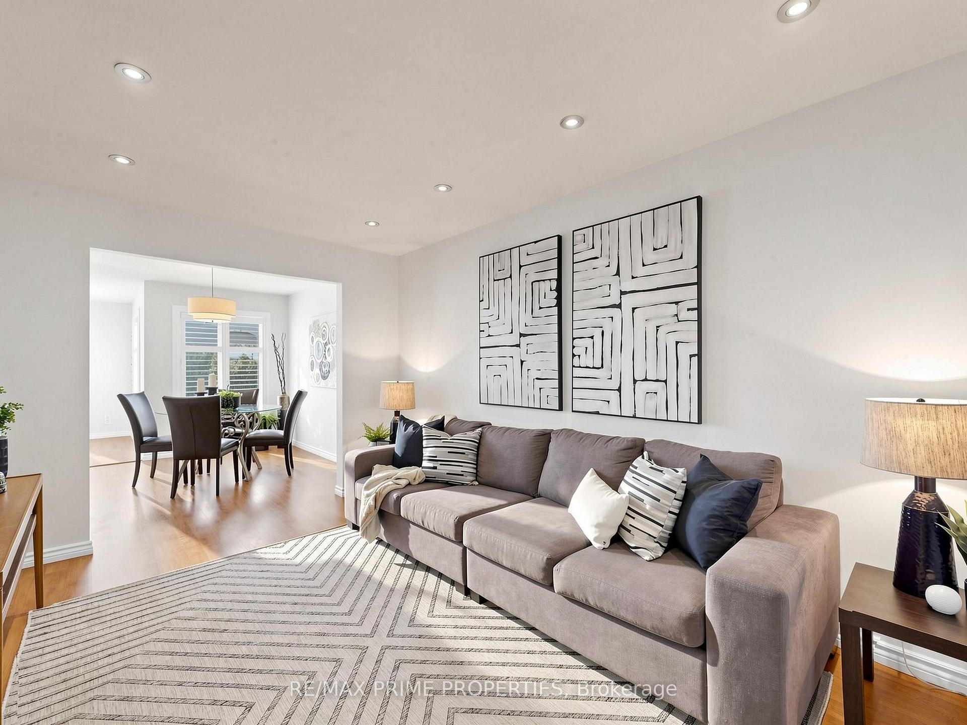 Photo 7 of 29 Redmond Drive, Ajax, Central — HOMEH