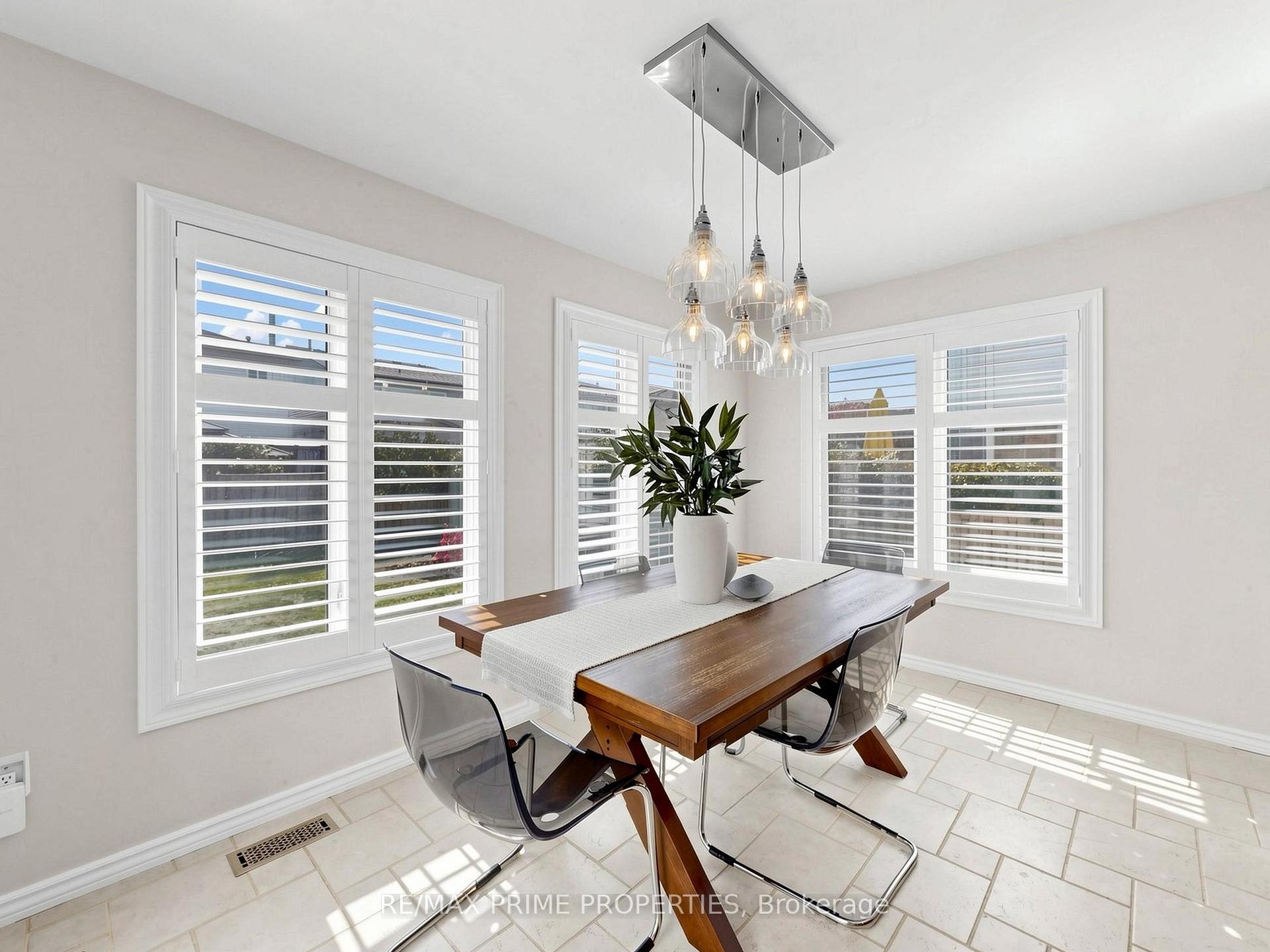 Photo 10 of 29 Redmond Drive, Ajax, Central — HOMEH