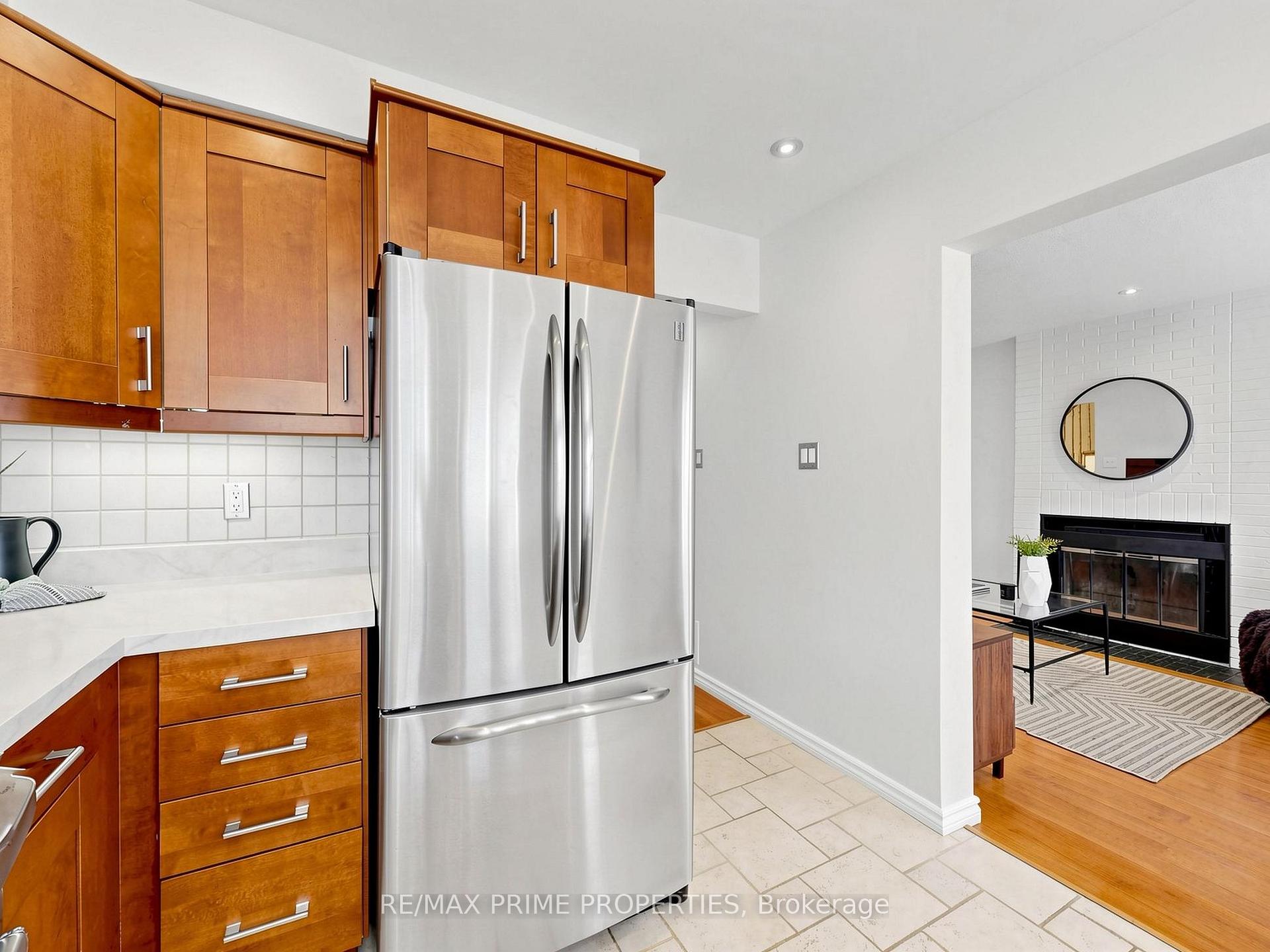 Photo 12 of 29 Redmond Drive, Ajax, Central — HOMEH