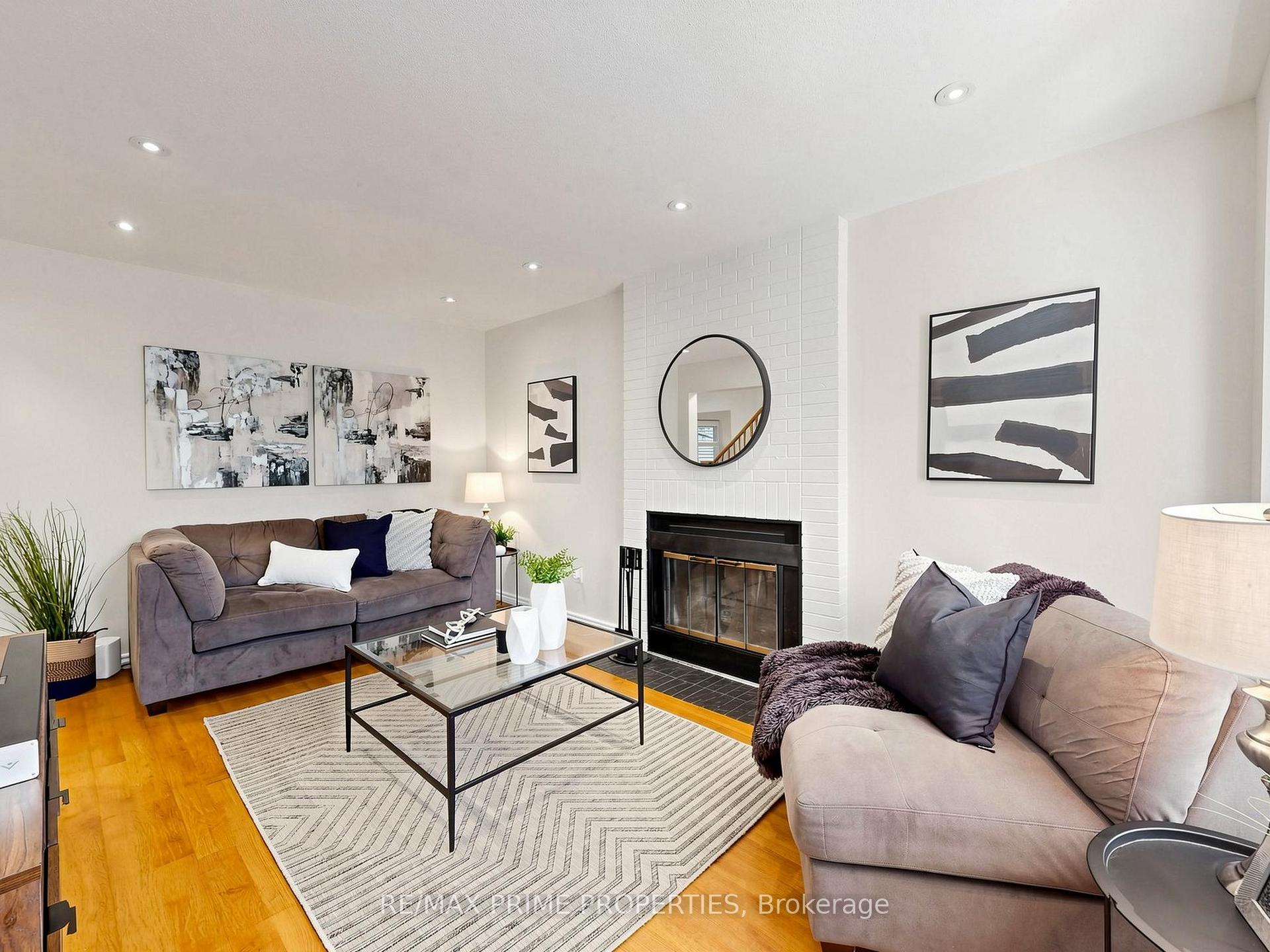 Photo 15 of 29 Redmond Drive, Ajax, Central — HOMEH
