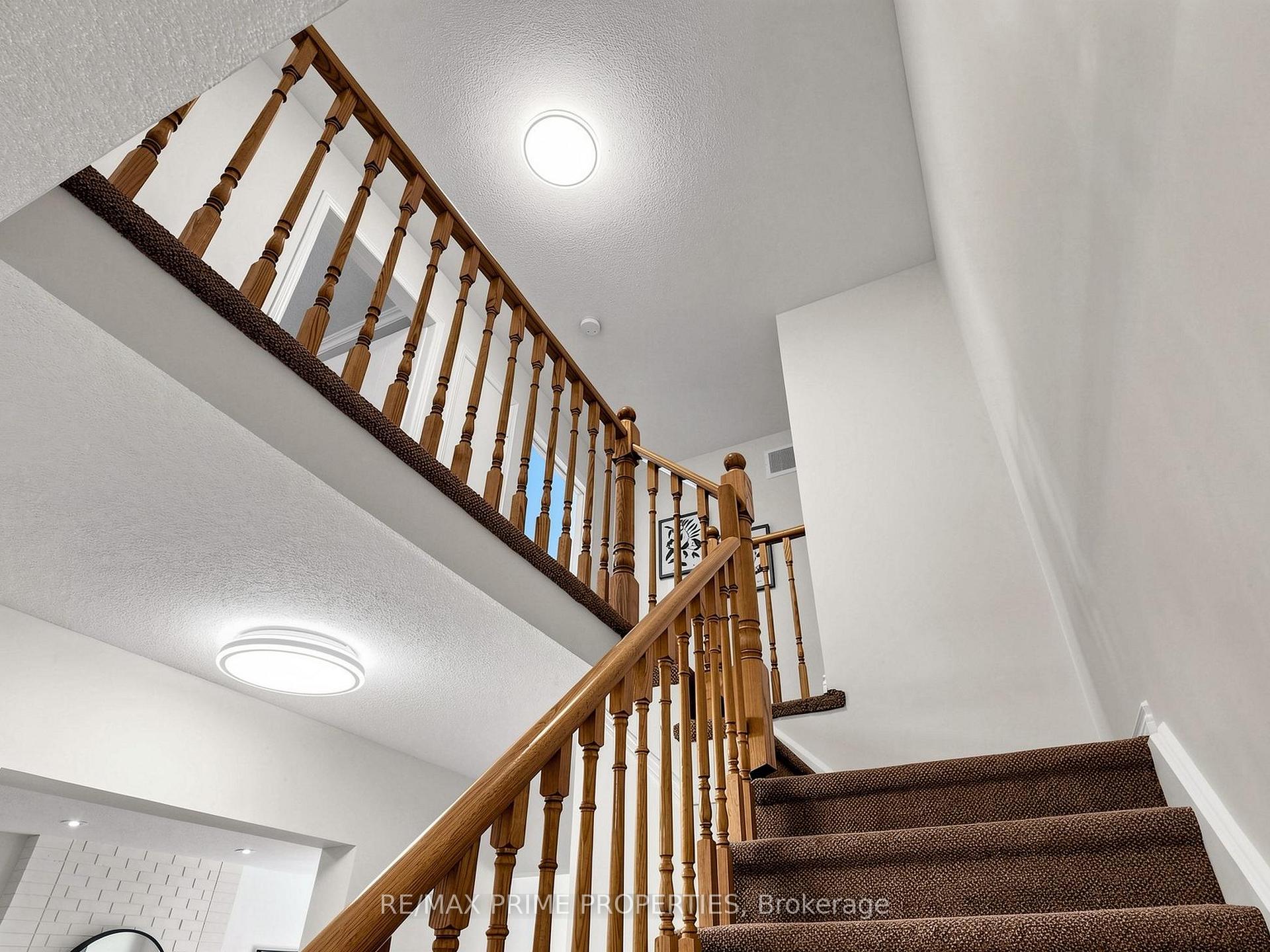 Photo 16 of 29 Redmond Drive, Ajax, Central — HOMEH