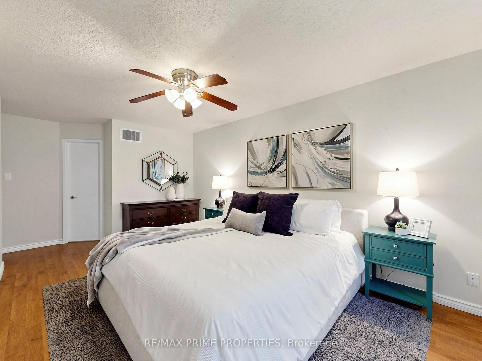 Photo 18 of 29 Redmond Drive, Ajax, Central — HOMEH