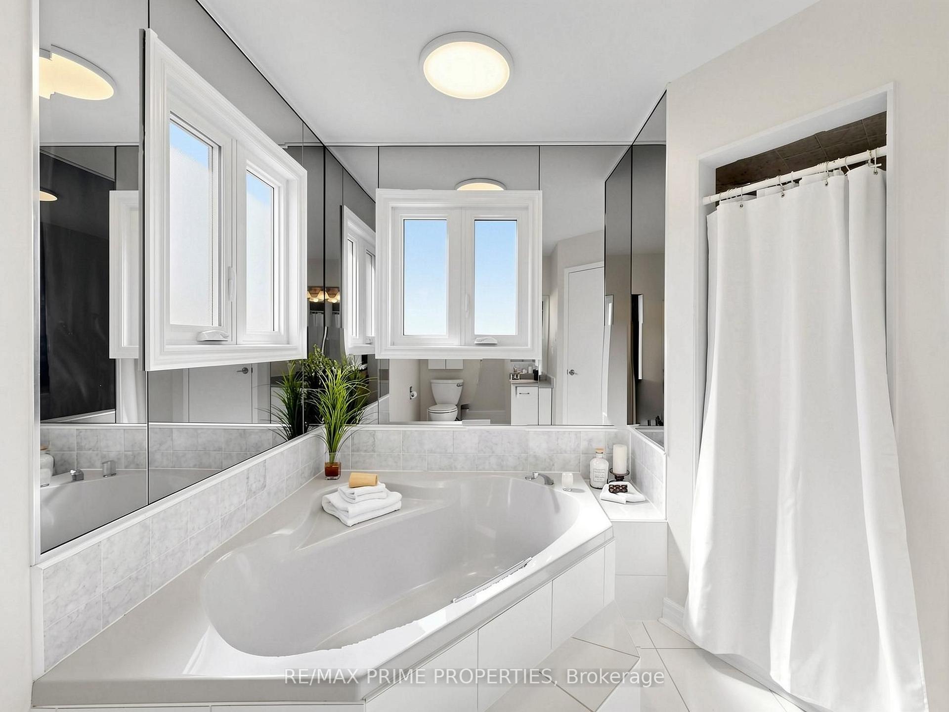 Photo 21 of 29 Redmond Drive, Ajax, Central — HOMEH