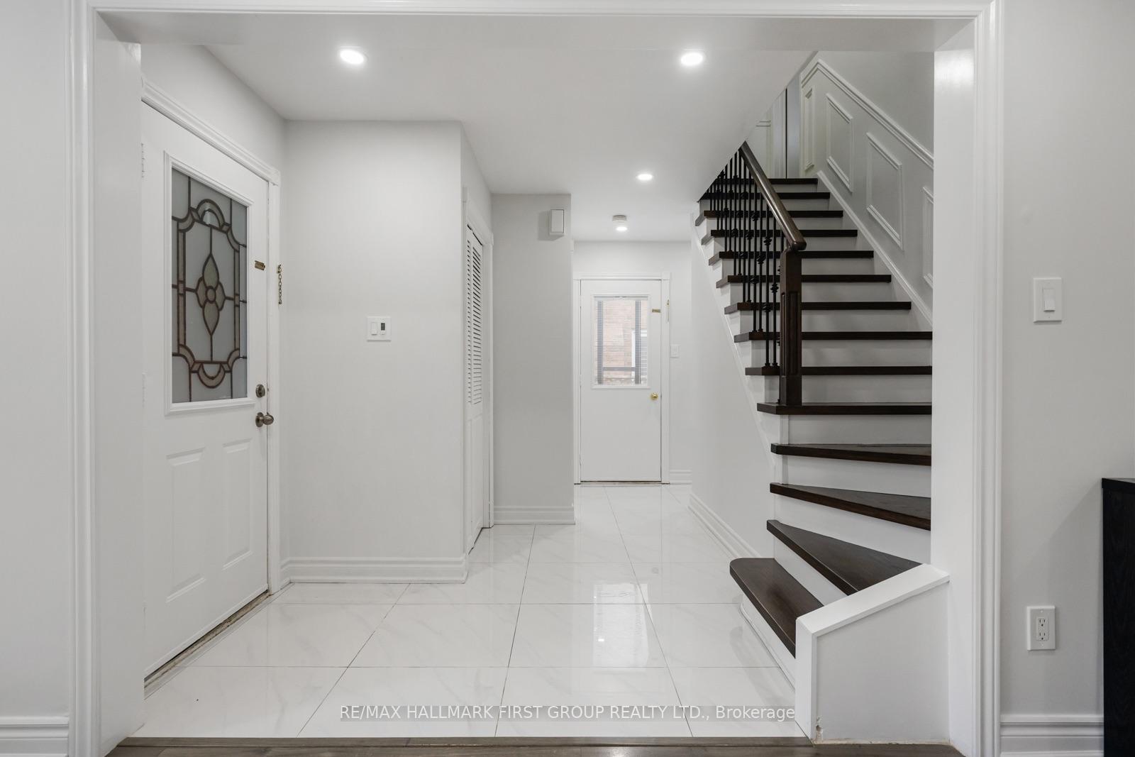 Photo 3 of 17 Hawkins Crescent, Ajax, South West — HOMEH