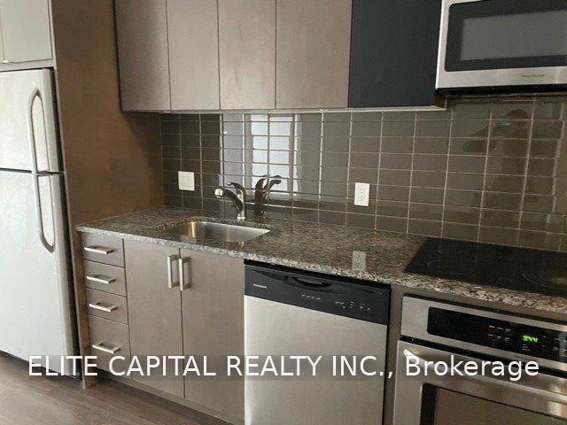 Photo 8 of Unit 634, 89 Dunfield Avenue, Toronto, Mount Pleasant West — HOMEH