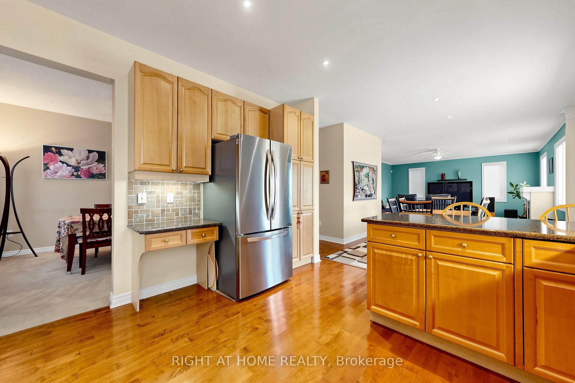 Photo 17 of 58 Treeline Boulevard, Brampton, Vales of Castlemore — HOMEH