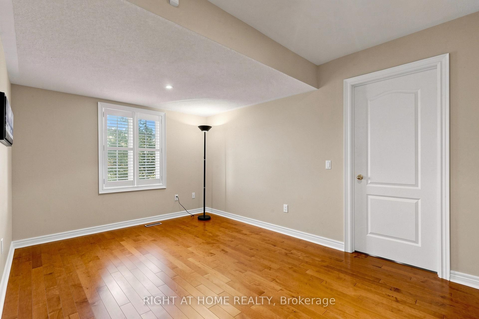 Photo 30 of 58 Treeline Boulevard, Brampton, Vales of Castlemore — HOMEH