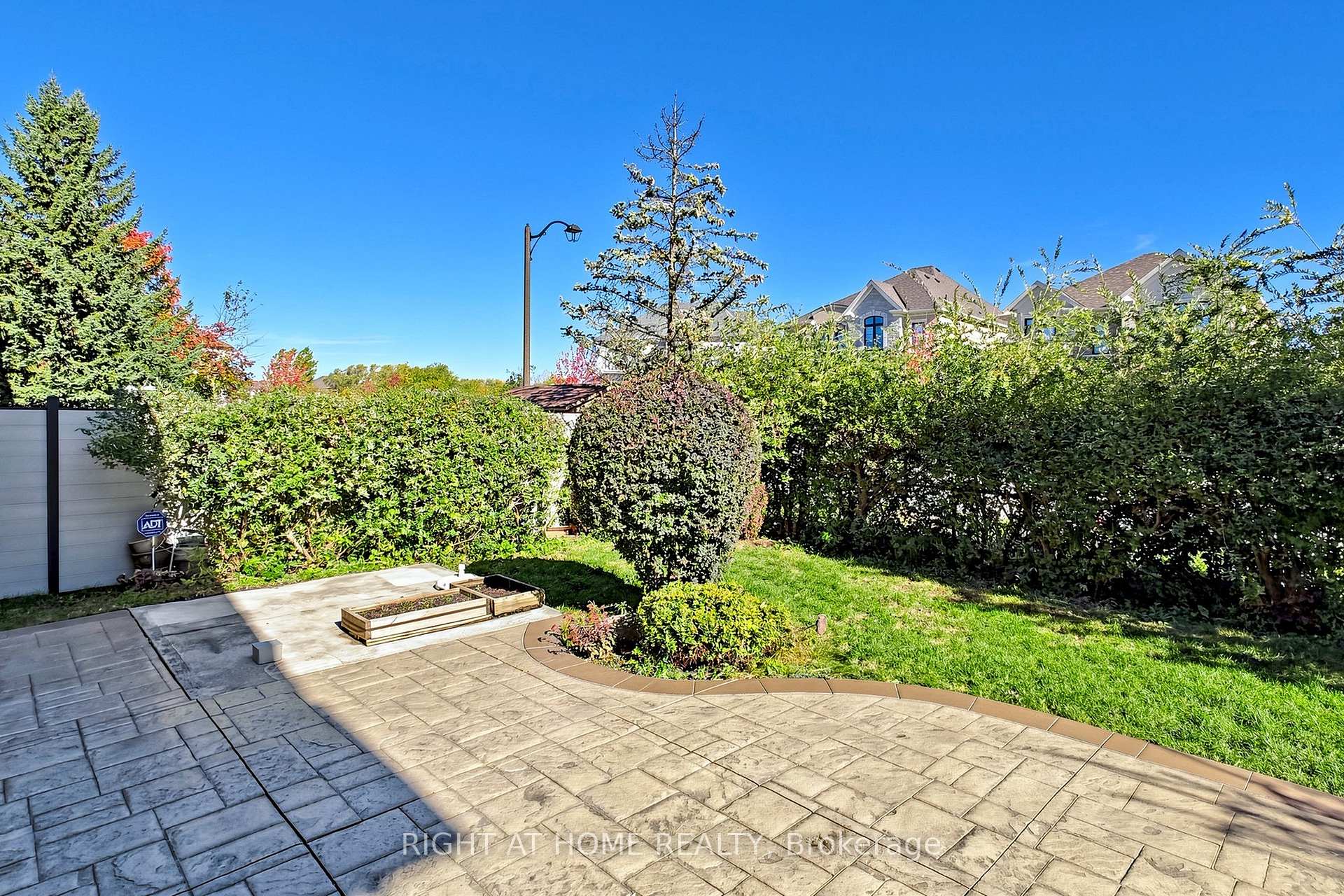 Photo 49 of 58 Treeline Boulevard, Brampton, Vales of Castlemore — HOMEH