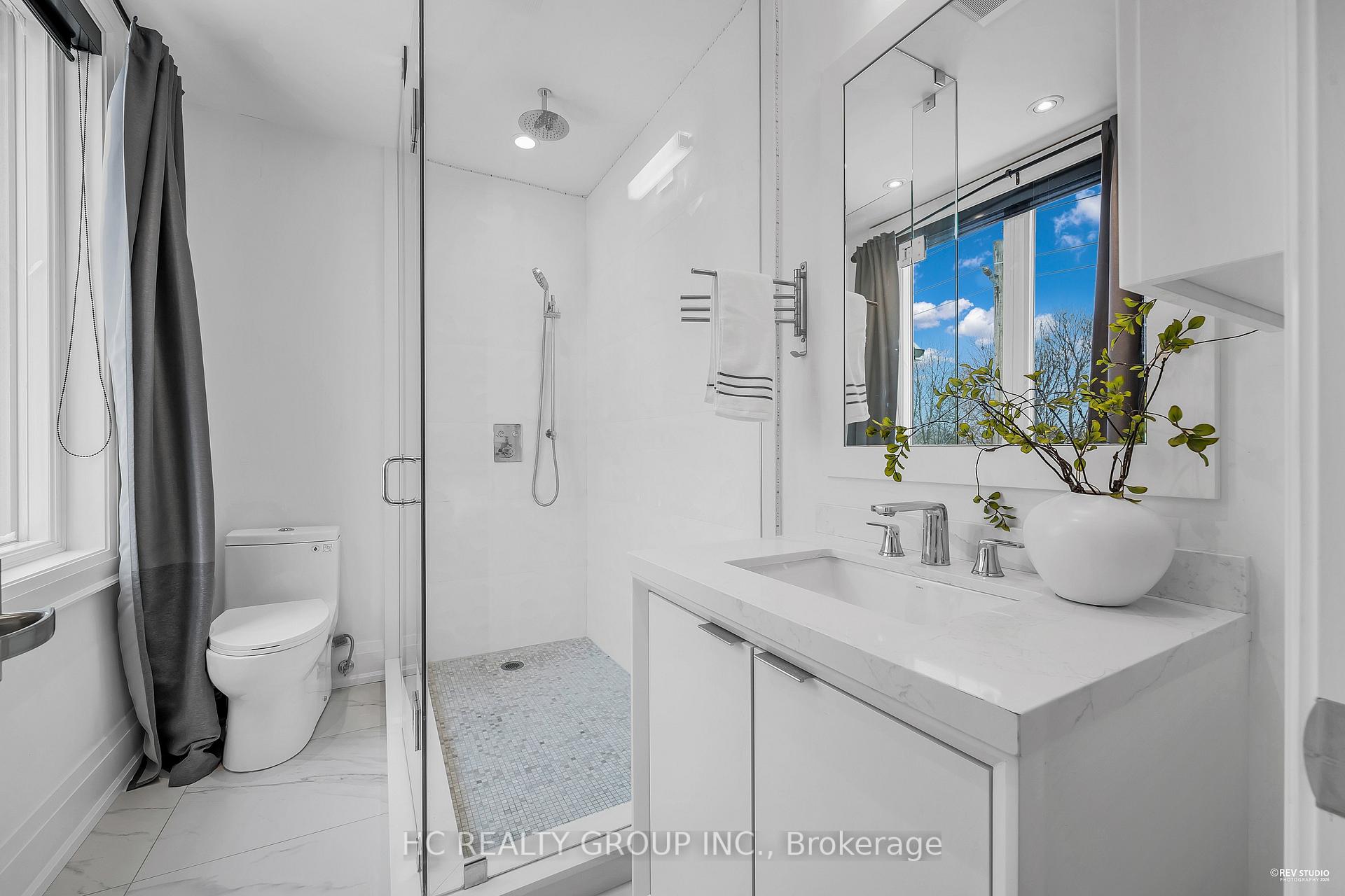 Photo 36 of 92 Glen Rush Boulevard, Toronto, Bedford Park-Nortown — HOMEH