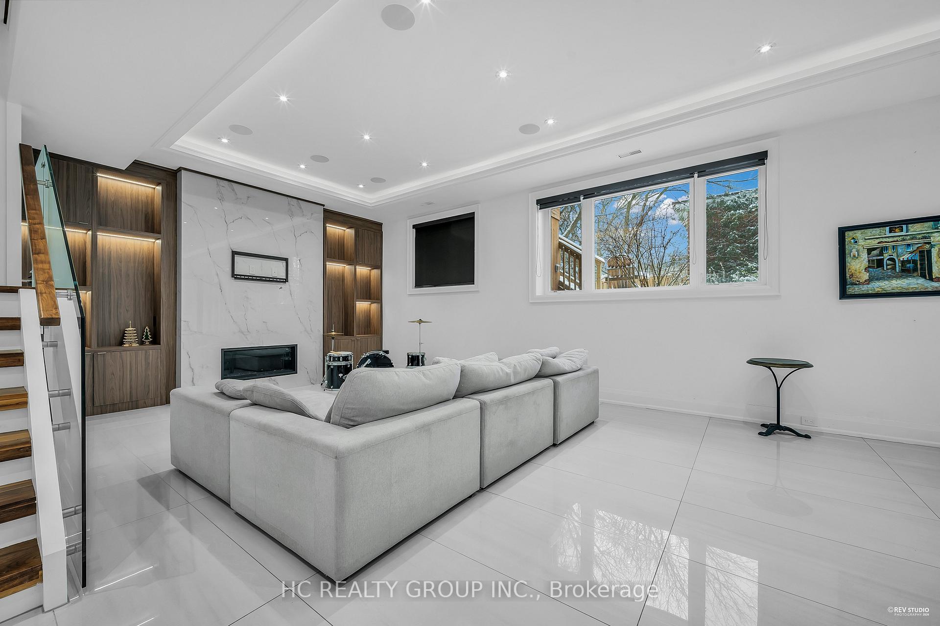 Photo 44 of 92 Glen Rush Boulevard, Toronto, Bedford Park-Nortown — HOMEH