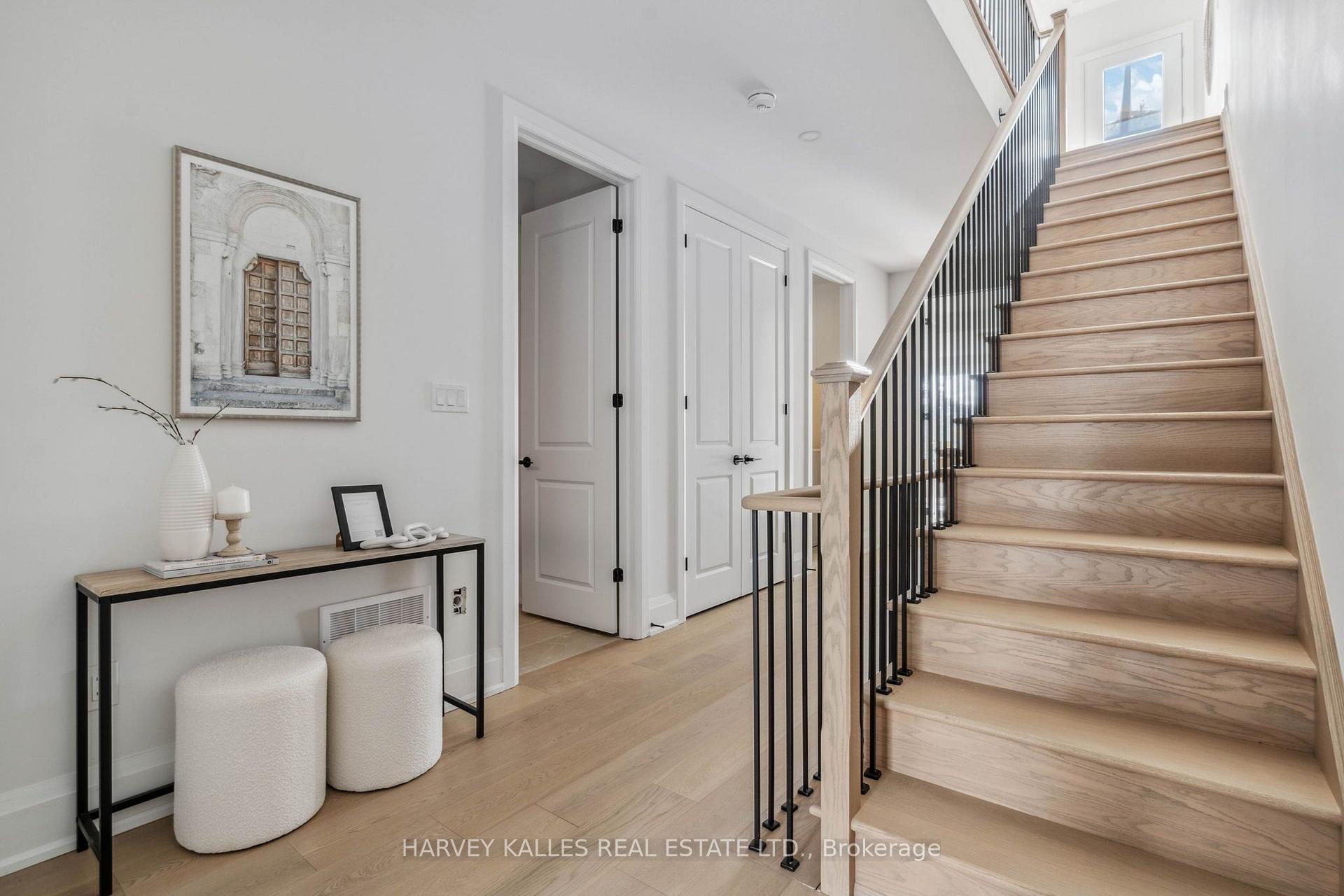 Photo 3 of Unit 3, 138 East Street, Oakville, Bronte — HOMEH