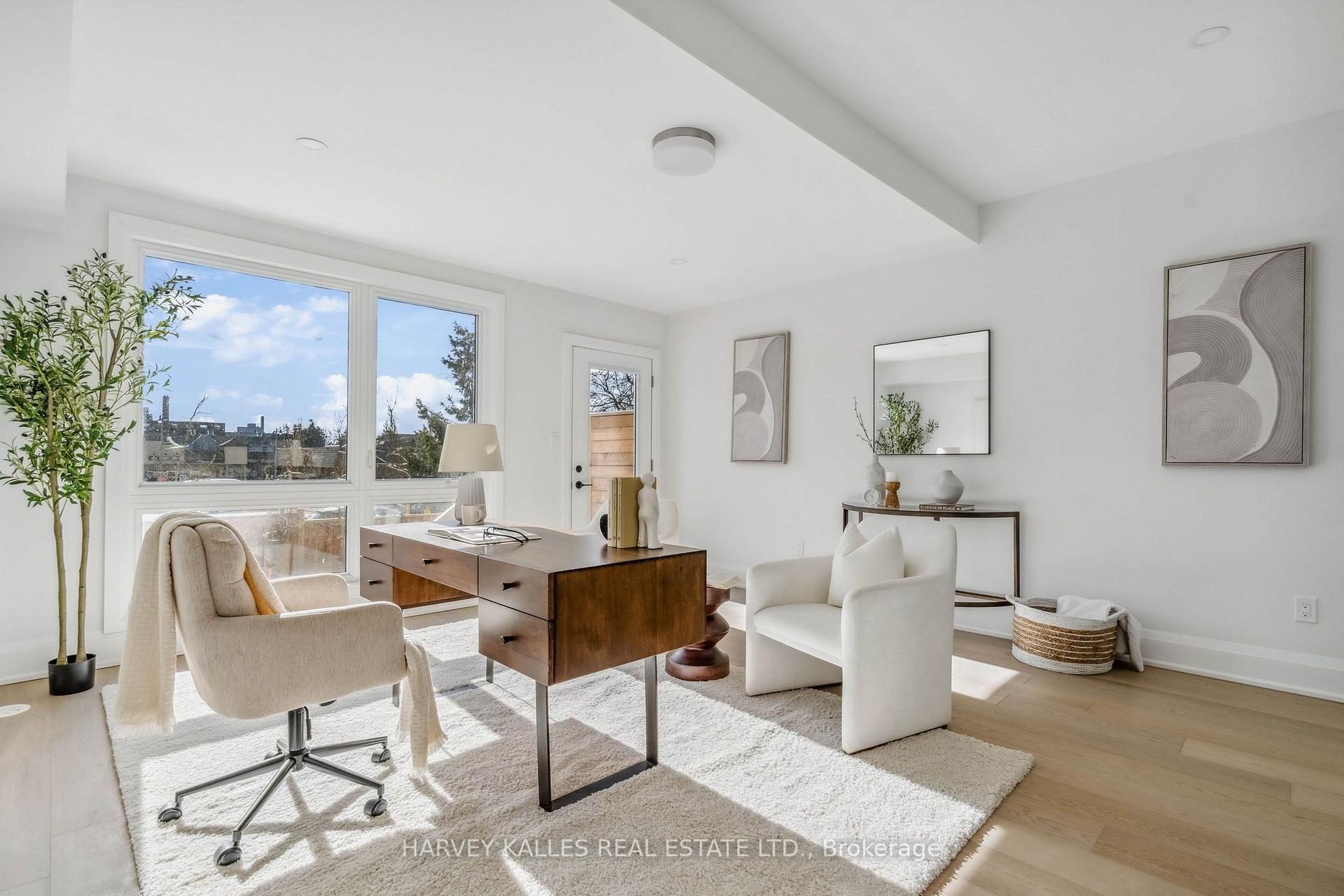 Photo 4 of Unit 3, 138 East Street, Oakville, Bronte — HOMEH