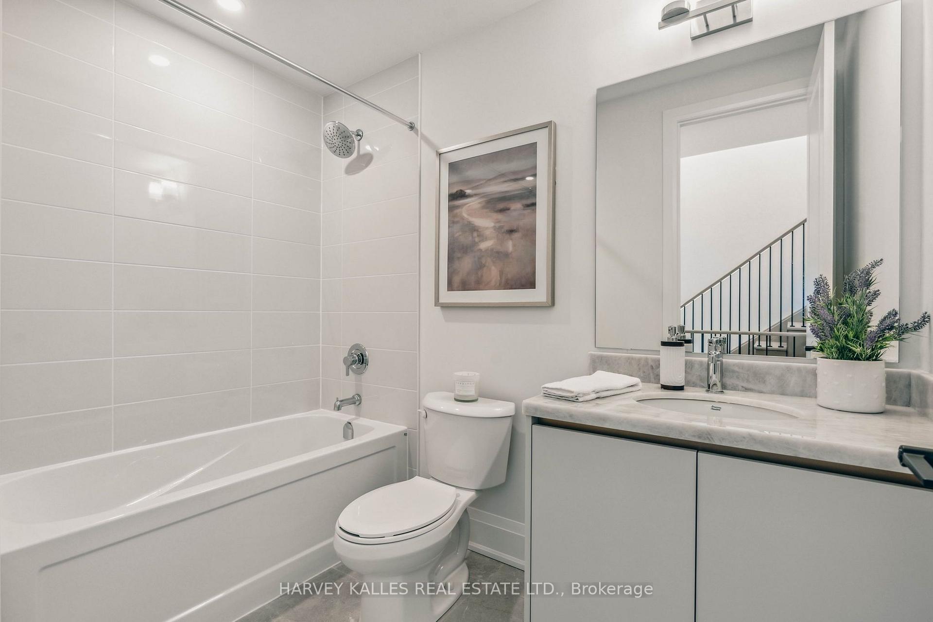 Photo 6 of Unit 3, 138 East Street, Oakville, Bronte — HOMEH
