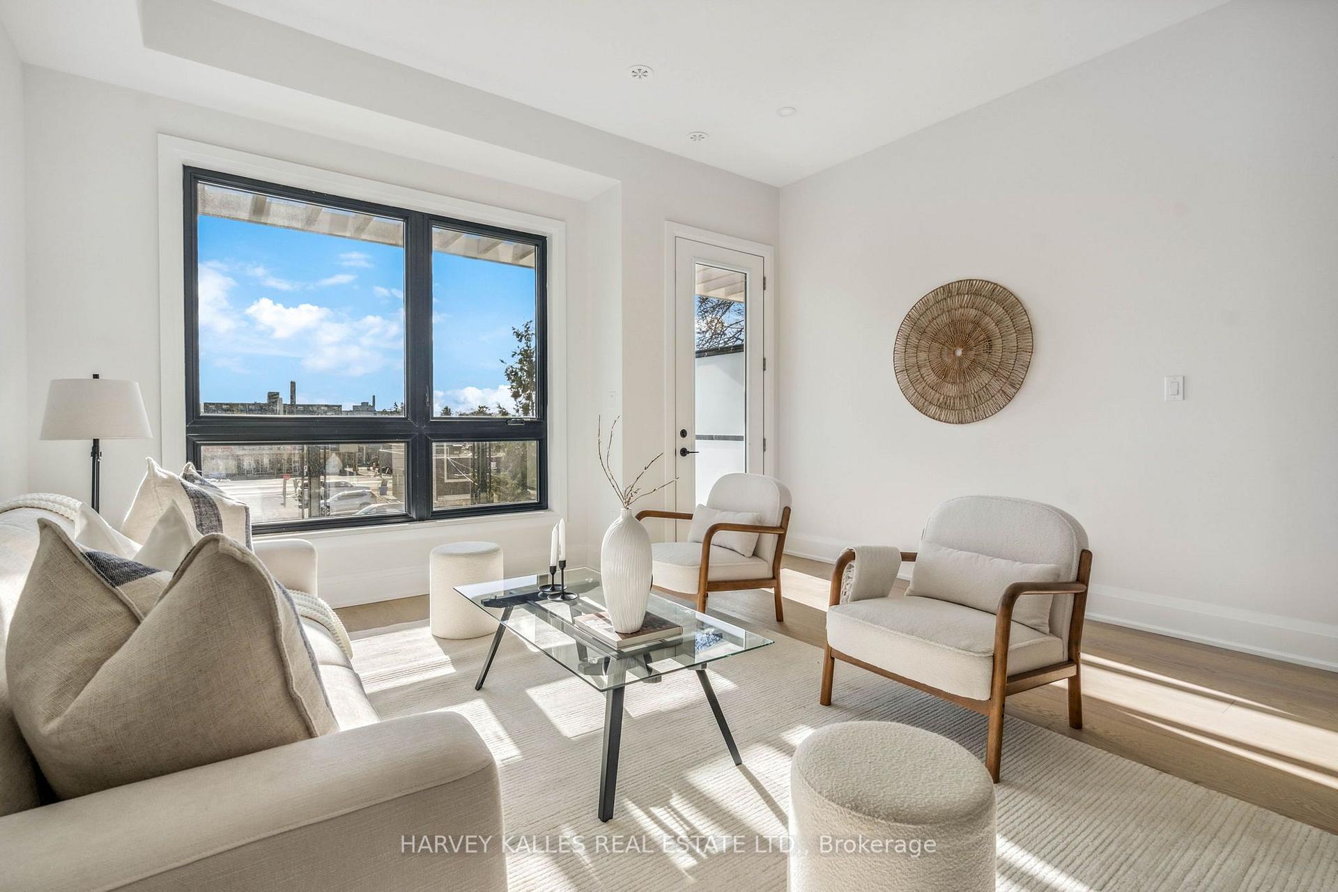 Photo 10 of Unit 3, 138 East Street, Oakville, Bronte — HOMEH