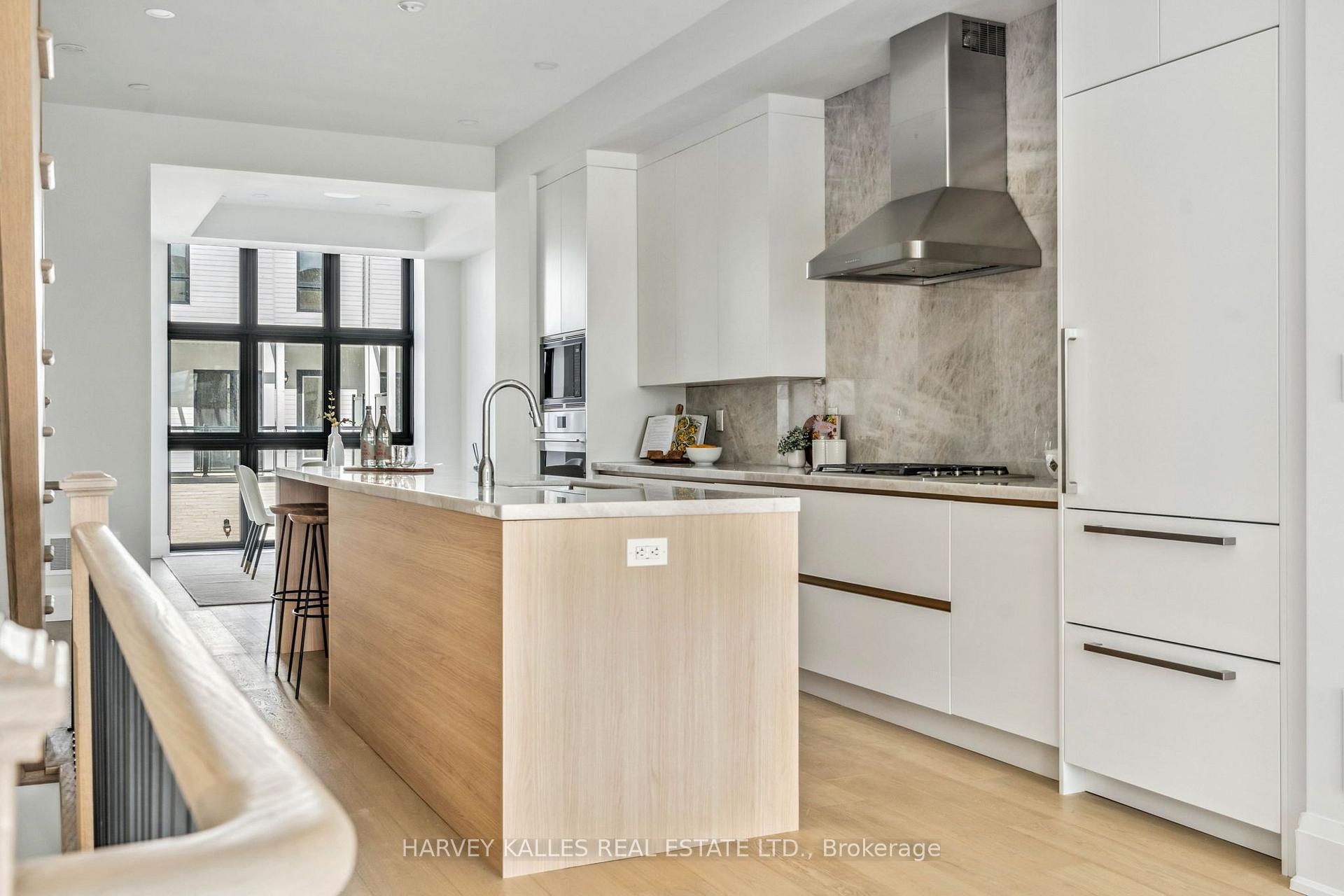 Photo 11 of Unit 3, 138 East Street, Oakville, Bronte — HOMEH