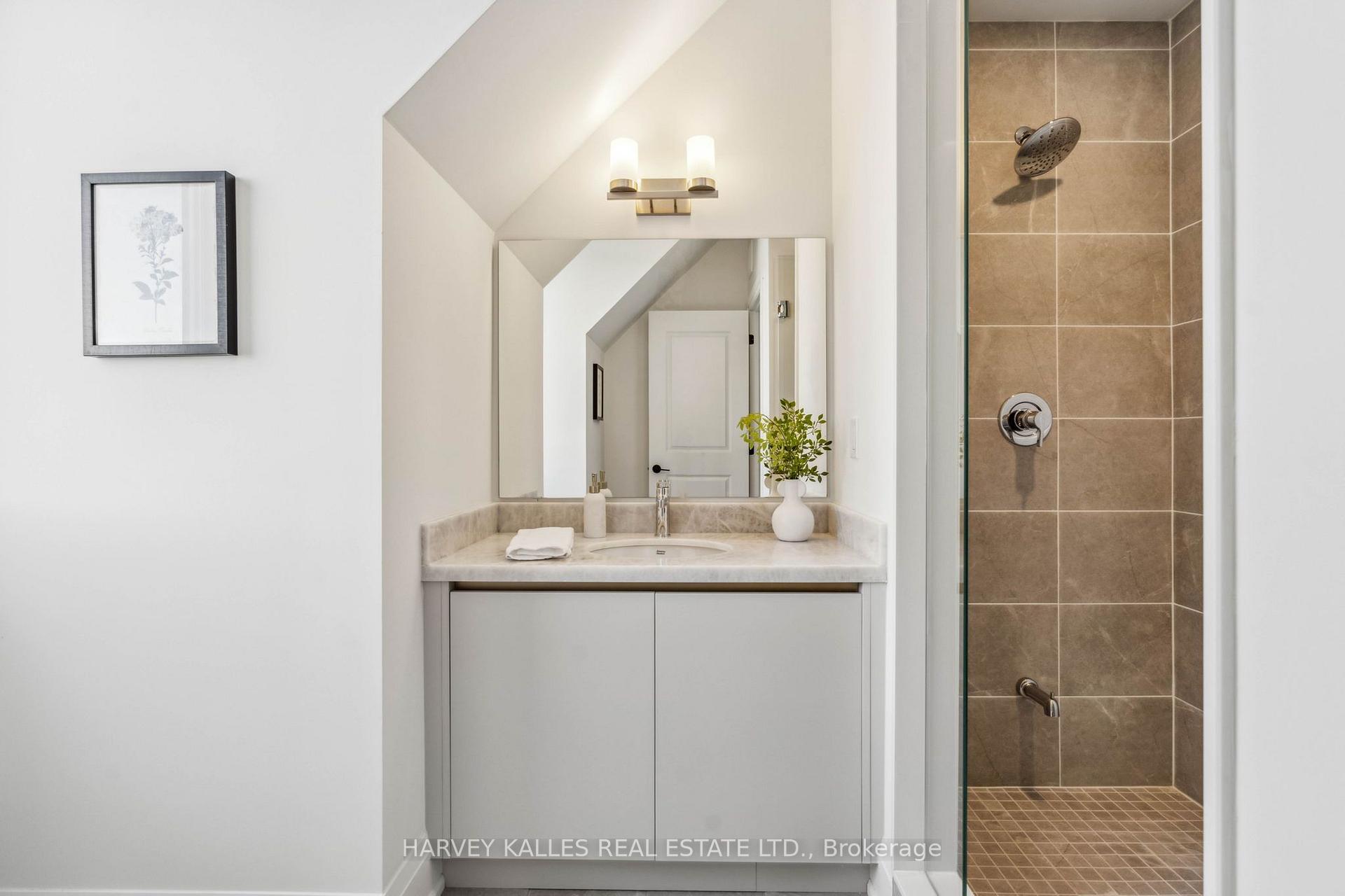 Photo 31 of Unit 3, 138 East Street, Oakville, Bronte — HOMEH