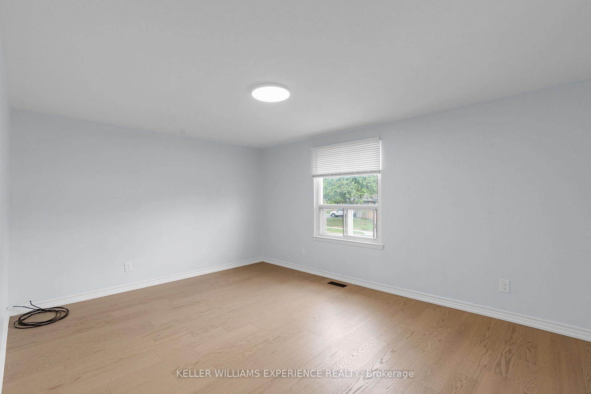 Photo 8 of Unit Upper, 49 Daphne Crescent, Barrie, Cundles East — HOMEH