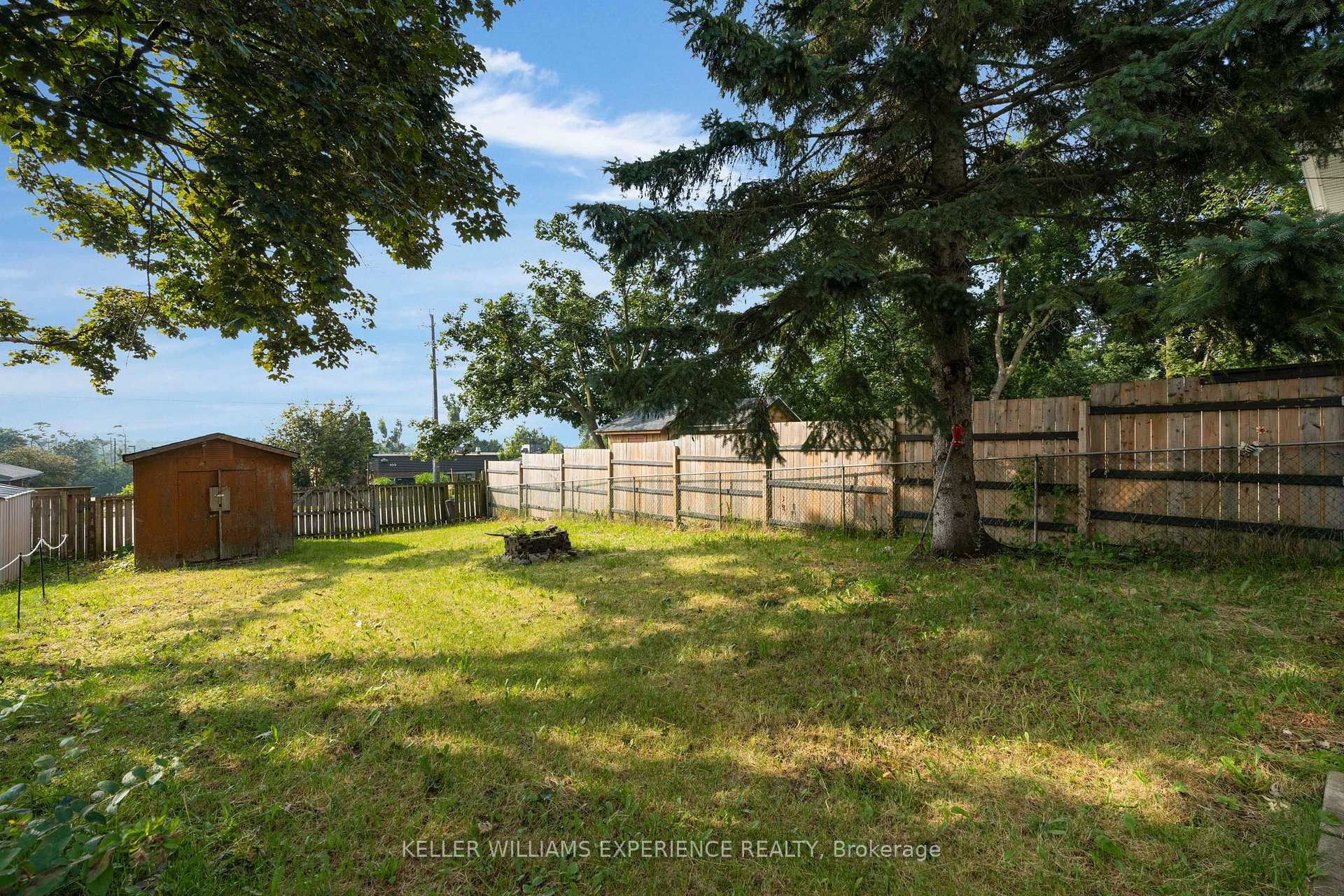 Photo 17 of Unit Upper, 49 Daphne Crescent, Barrie, Cundles East — HOMEH