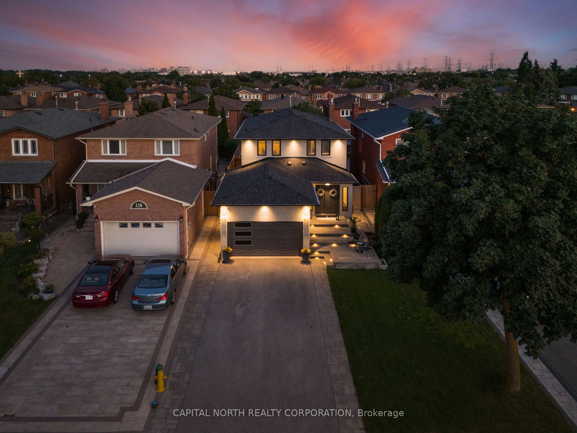 Photo 2 of 112 Jackman Crescent, Vaughan, West Woodbridge — HOMEH