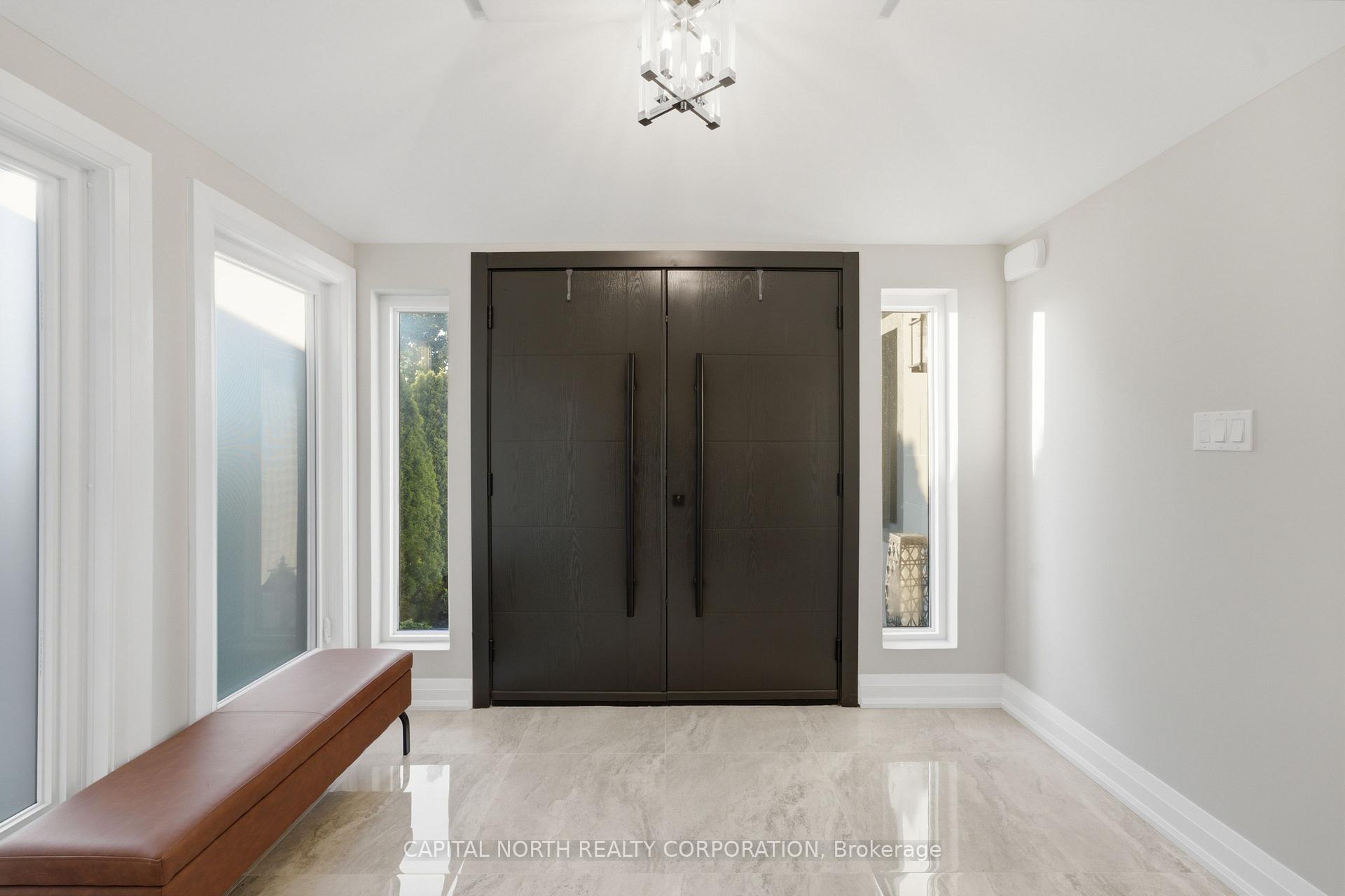 Photo 3 of 112 Jackman Crescent, Vaughan, West Woodbridge — HOMEH
