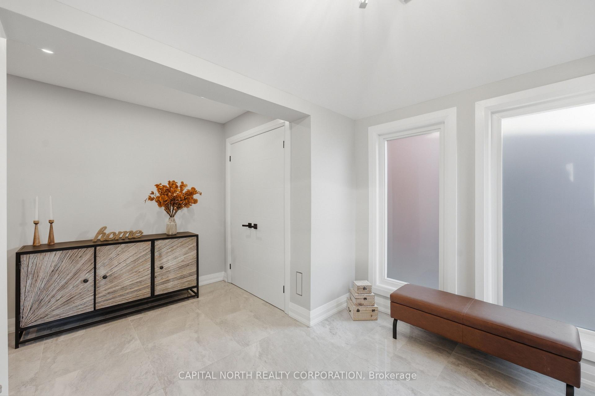 Photo 4 of 112 Jackman Crescent, Vaughan, West Woodbridge — HOMEH