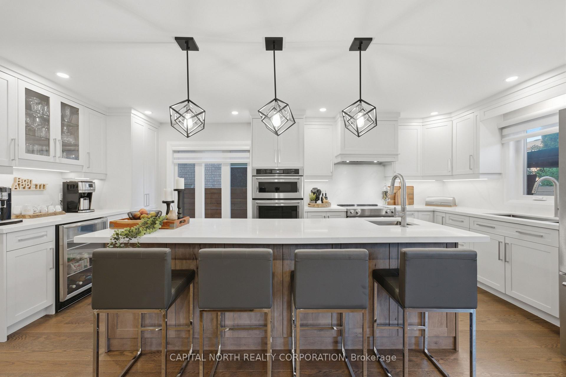 Photo 7 of 112 Jackman Crescent, Vaughan, West Woodbridge — HOMEH