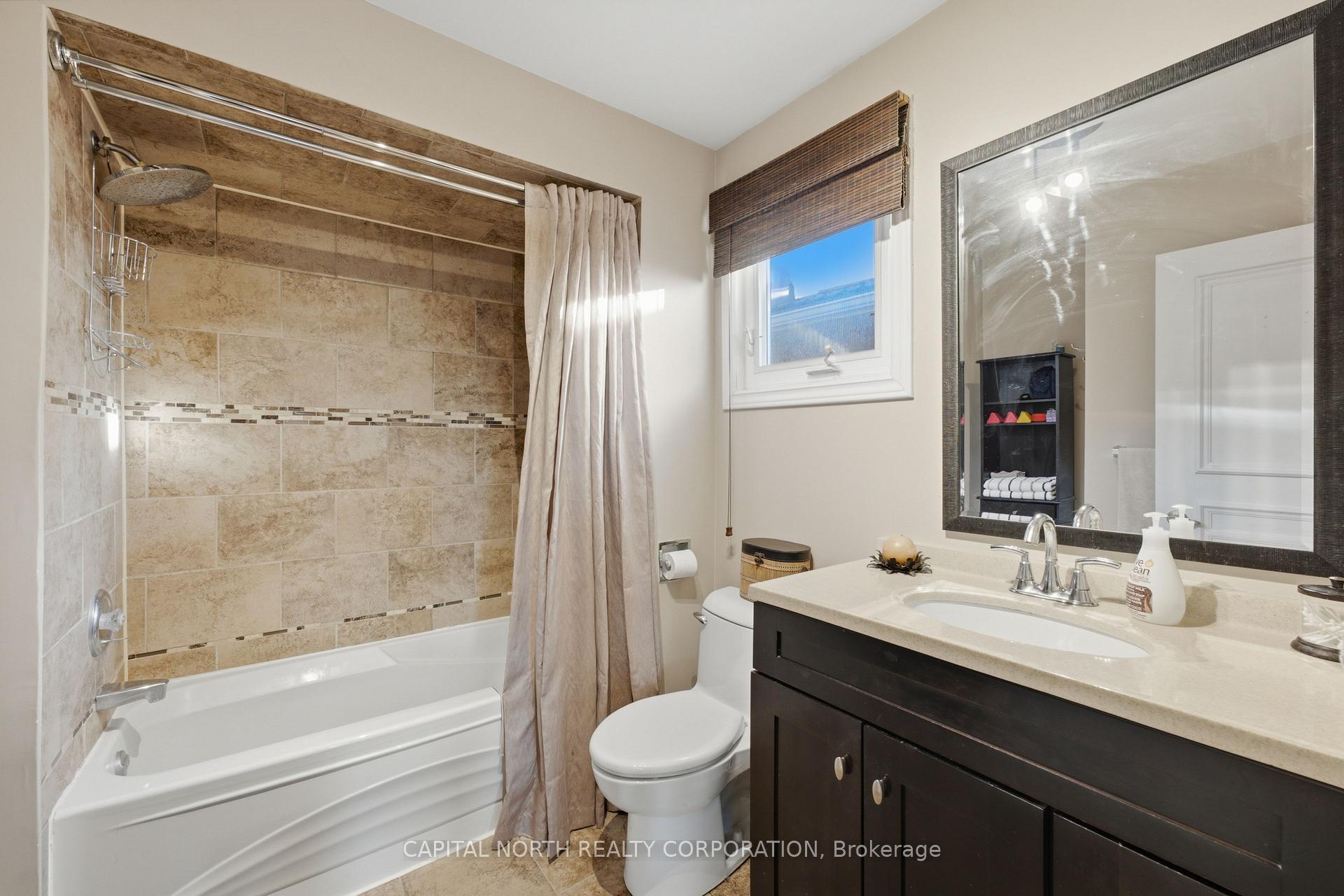 Photo 24 of 112 Jackman Crescent, Vaughan, West Woodbridge — HOMEH