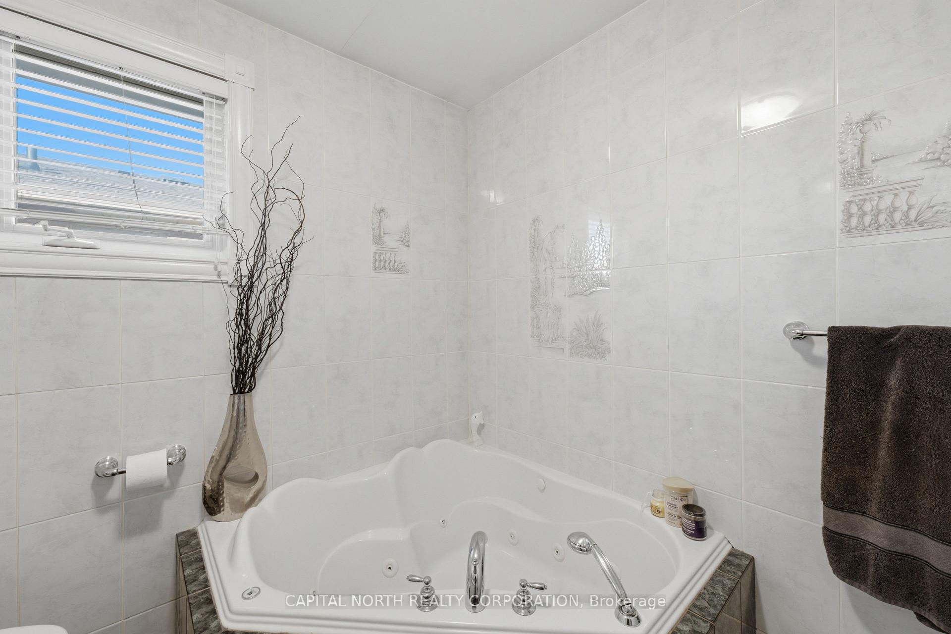 Photo 30 of 112 Jackman Crescent, Vaughan, West Woodbridge — HOMEH