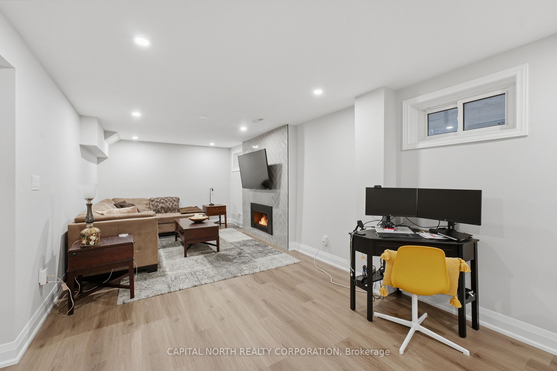 Photo 33 of 112 Jackman Crescent, Vaughan, West Woodbridge — HOMEH