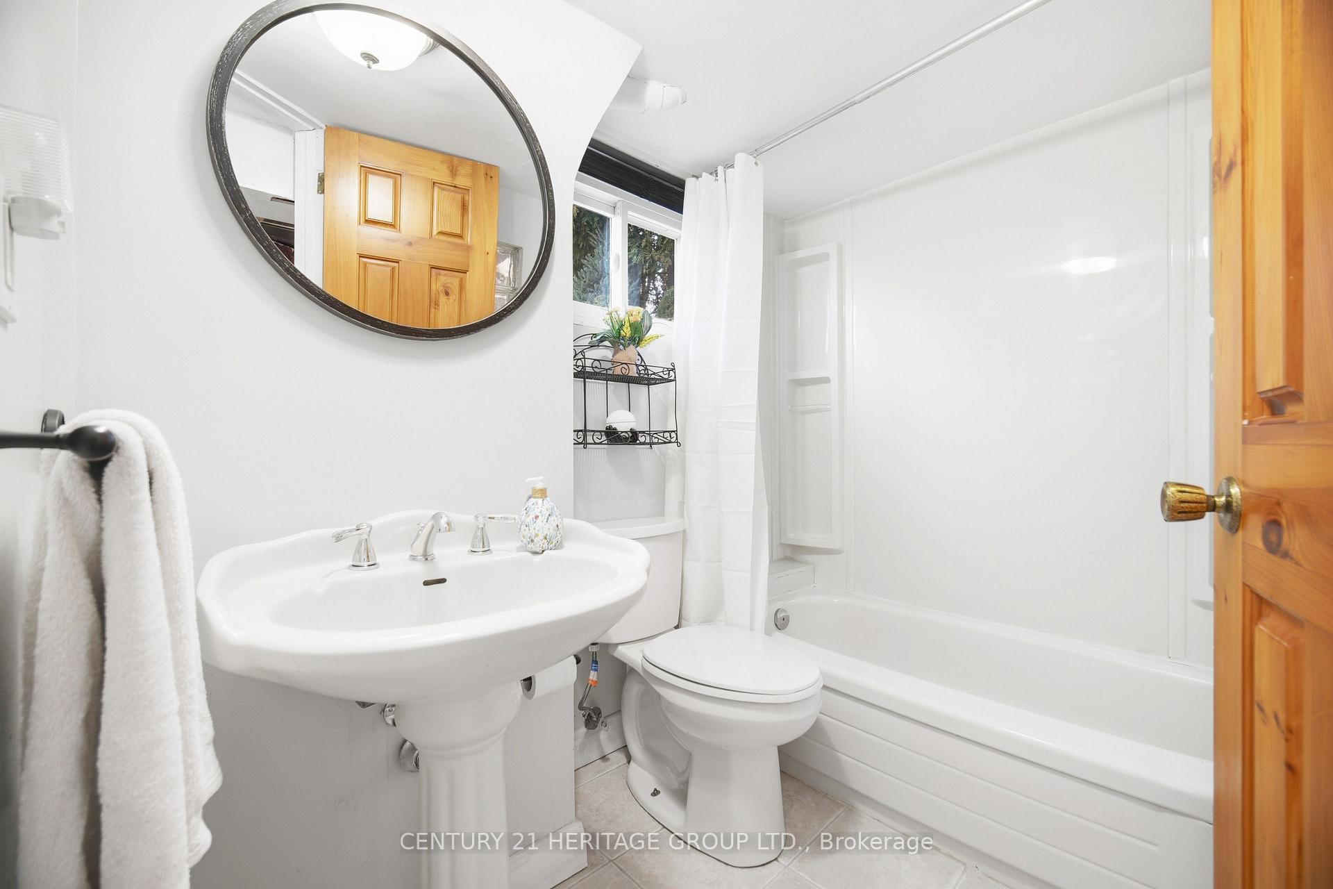Photo 27 of 29 George Street, Richmond Hill, Oak Ridges — HOMEH