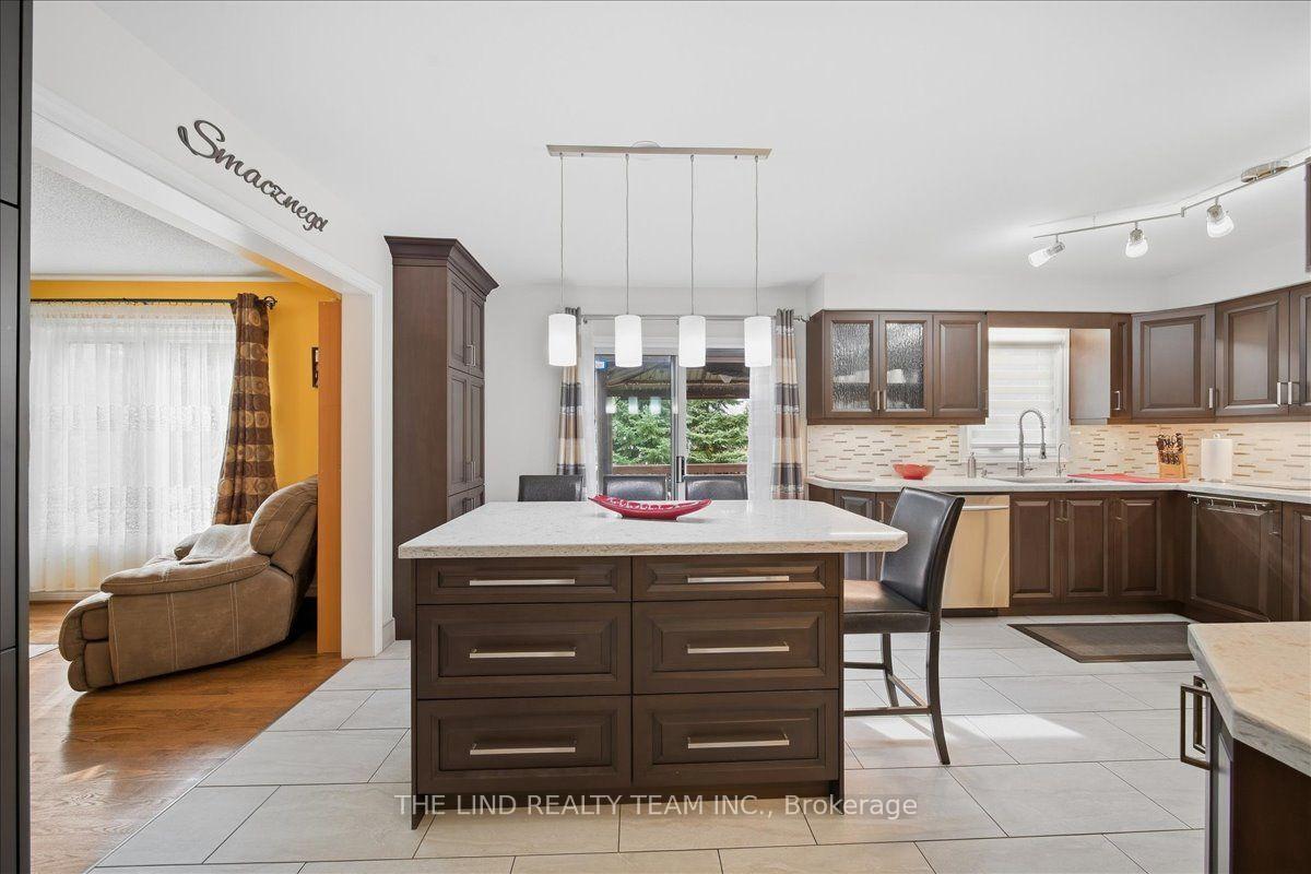 Photo 11 of 103 Allenvale Drive, Aurora, Aurora Highlands — HOMEH