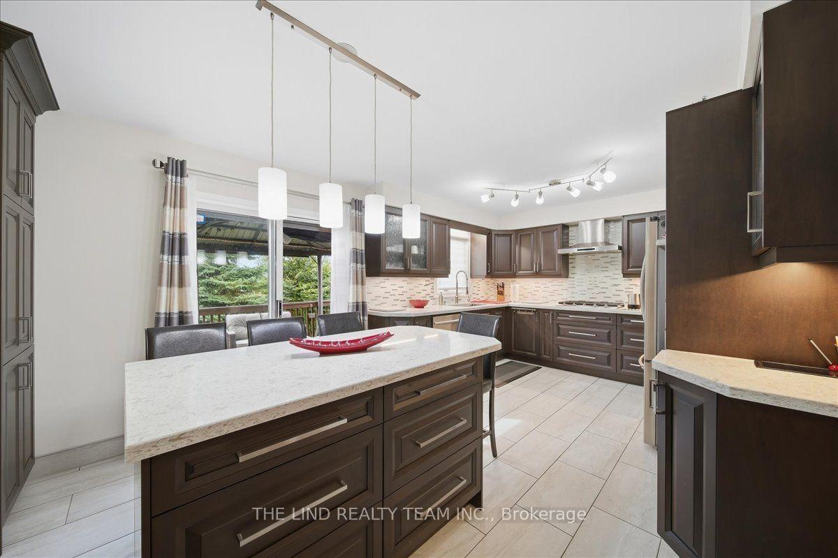 Photo 12 of 103 Allenvale Drive, Aurora, Aurora Highlands — HOMEH