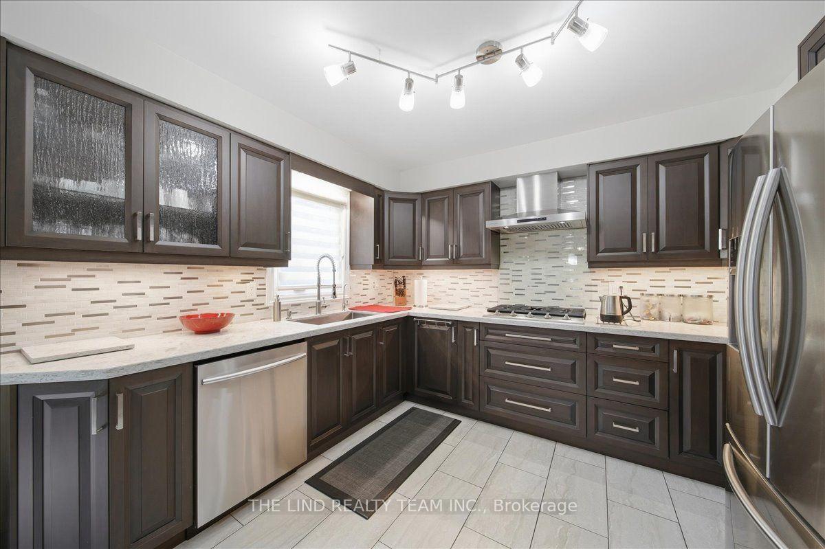 Photo 13 of 103 Allenvale Drive, Aurora, Aurora Highlands — HOMEH