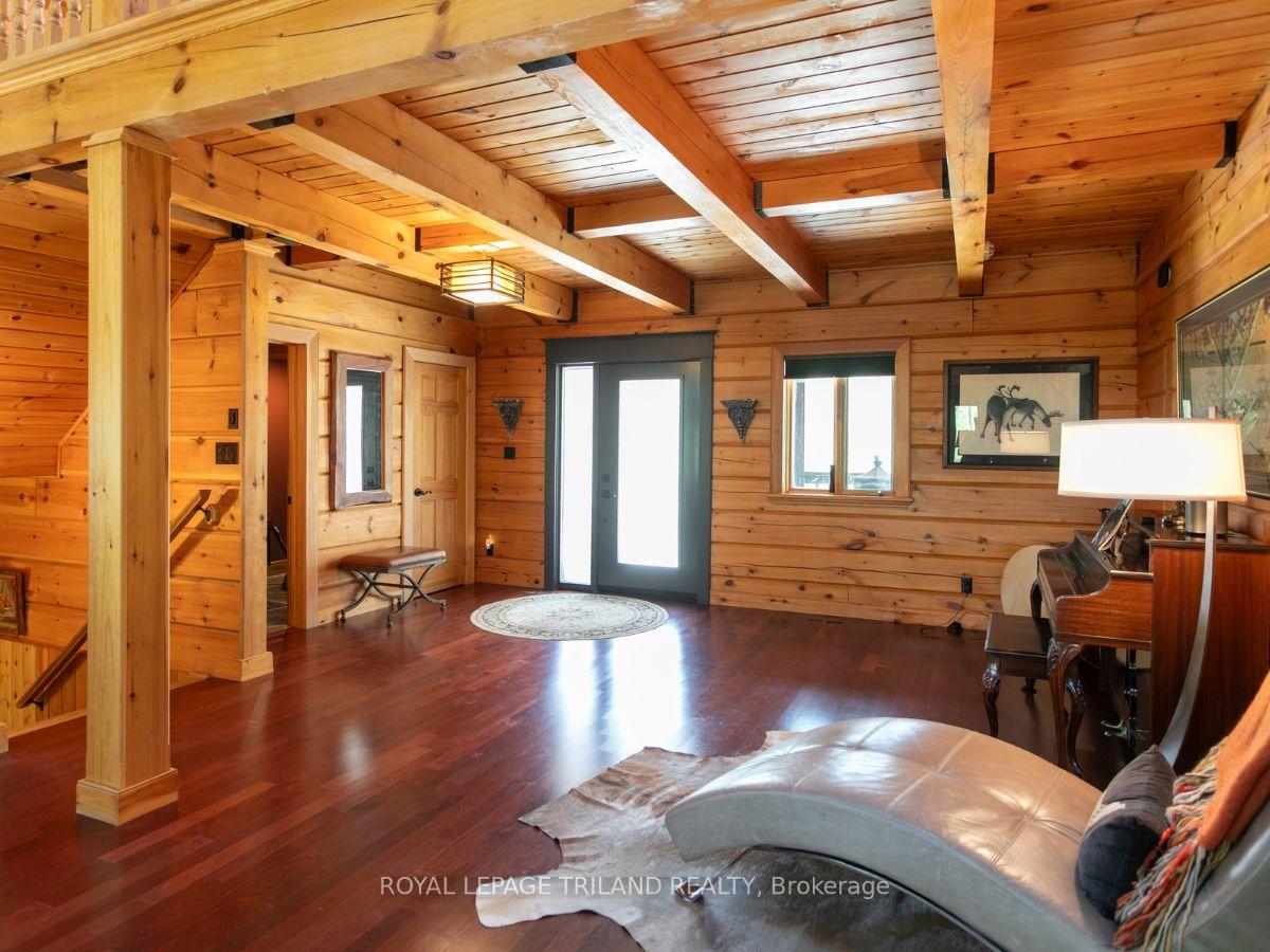 Photo 4 of 2056 Mockingbird Street, Strathroy-Caradoc, Mount Brydges — HOMEH