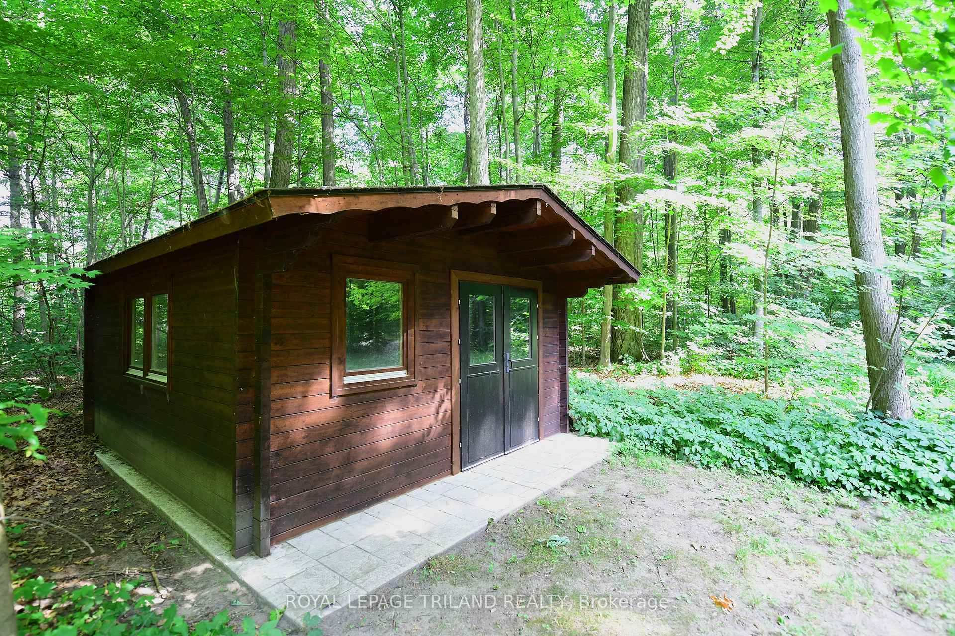 Photo 33 of 2056 Mockingbird Street, Strathroy-Caradoc, Mount Brydges — HOMEH