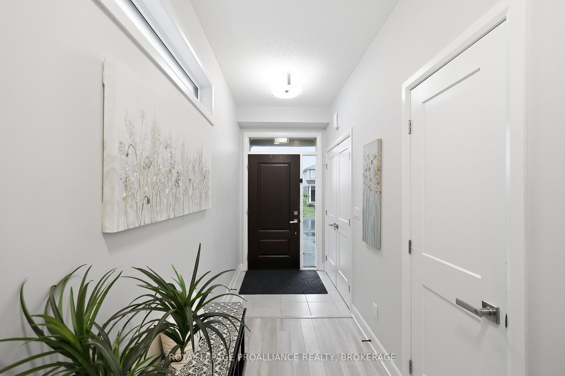 Photo 5 of 1205 Max Crescent, Kingston, City Northwest — HOMEH