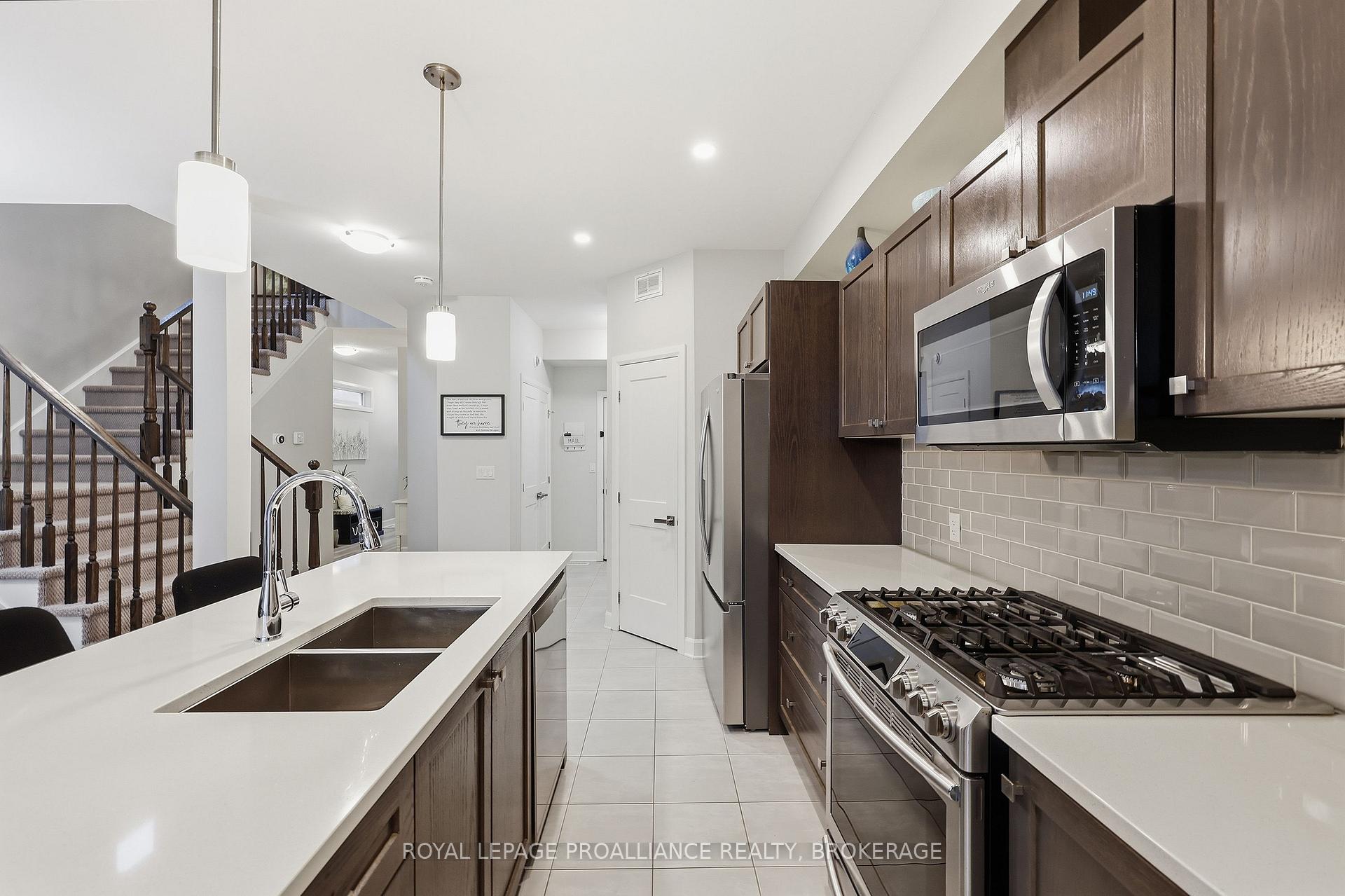 Photo 14 of 1205 Max Crescent, Kingston, City Northwest — HOMEH