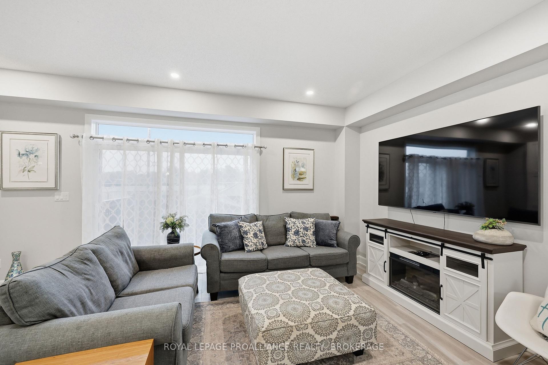 Photo 20 of 1205 Max Crescent, Kingston, City Northwest — HOMEH