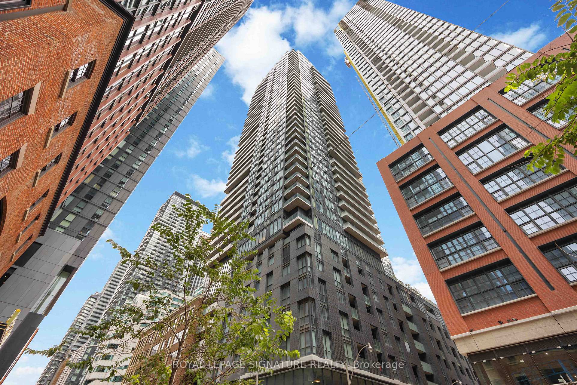 Photo 2 of Unit 2212, 115 Blue Jays Way, Toronto, Waterfront Communities — HOMEH