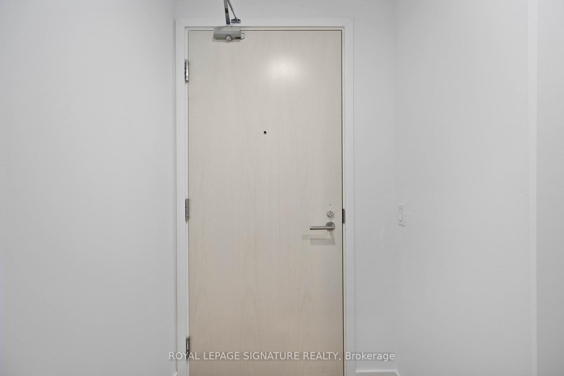 Photo 3 of Unit 2212, 115 Blue Jays Way, Toronto, Waterfront Communities — HOMEH
