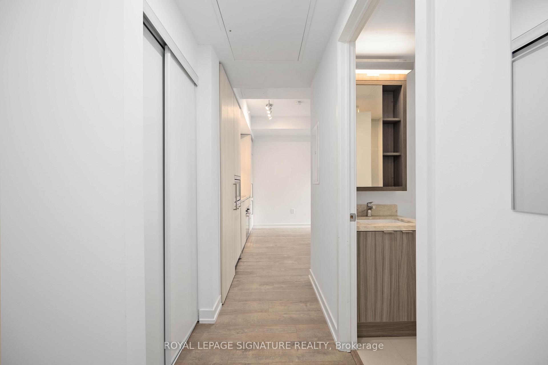 Photo 4 of Unit 2212, 115 Blue Jays Way, Toronto, Waterfront Communities — HOMEH