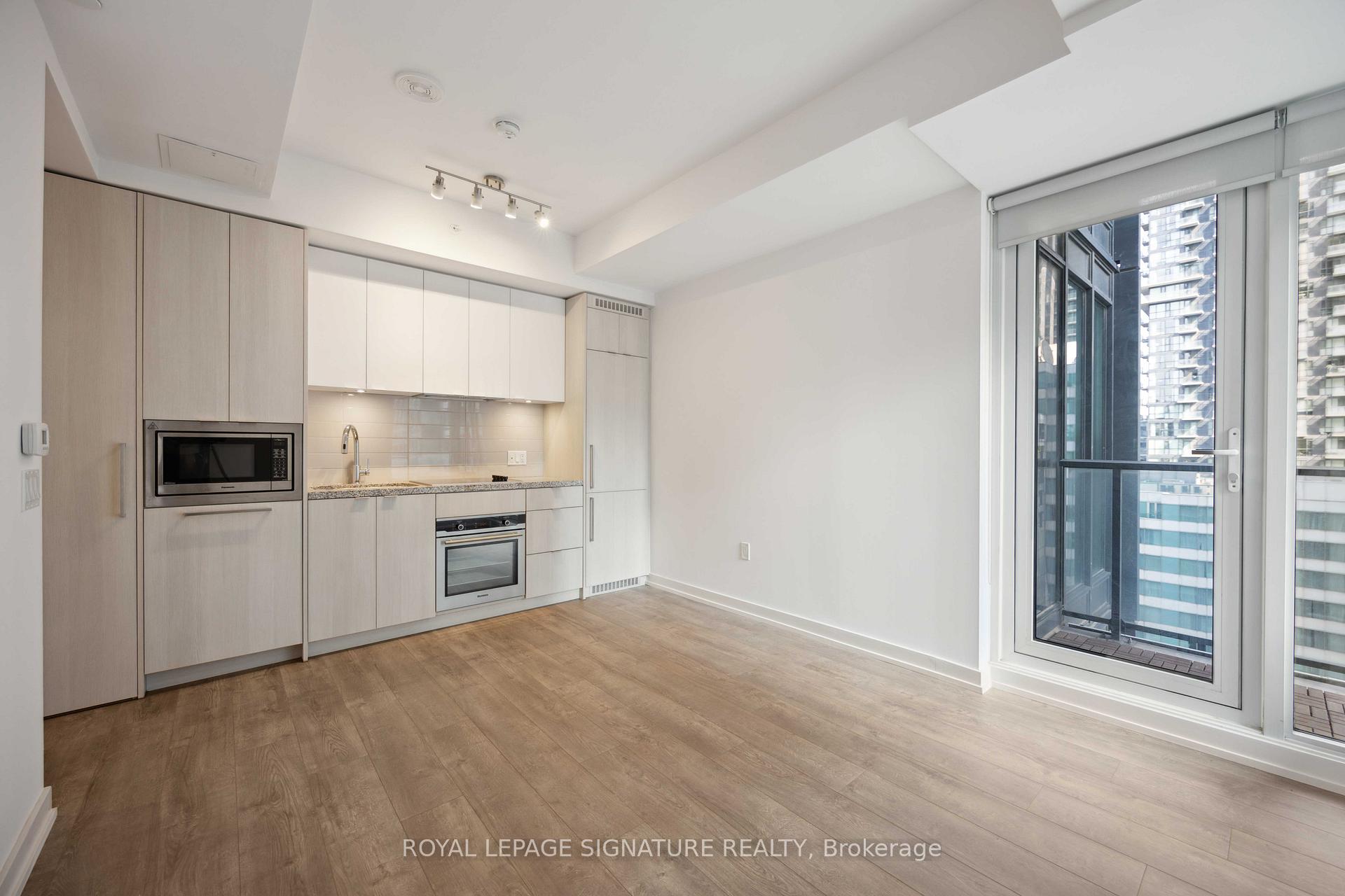 Photo 12 of Unit 2212, 115 Blue Jays Way, Toronto, Waterfront Communities — HOMEH