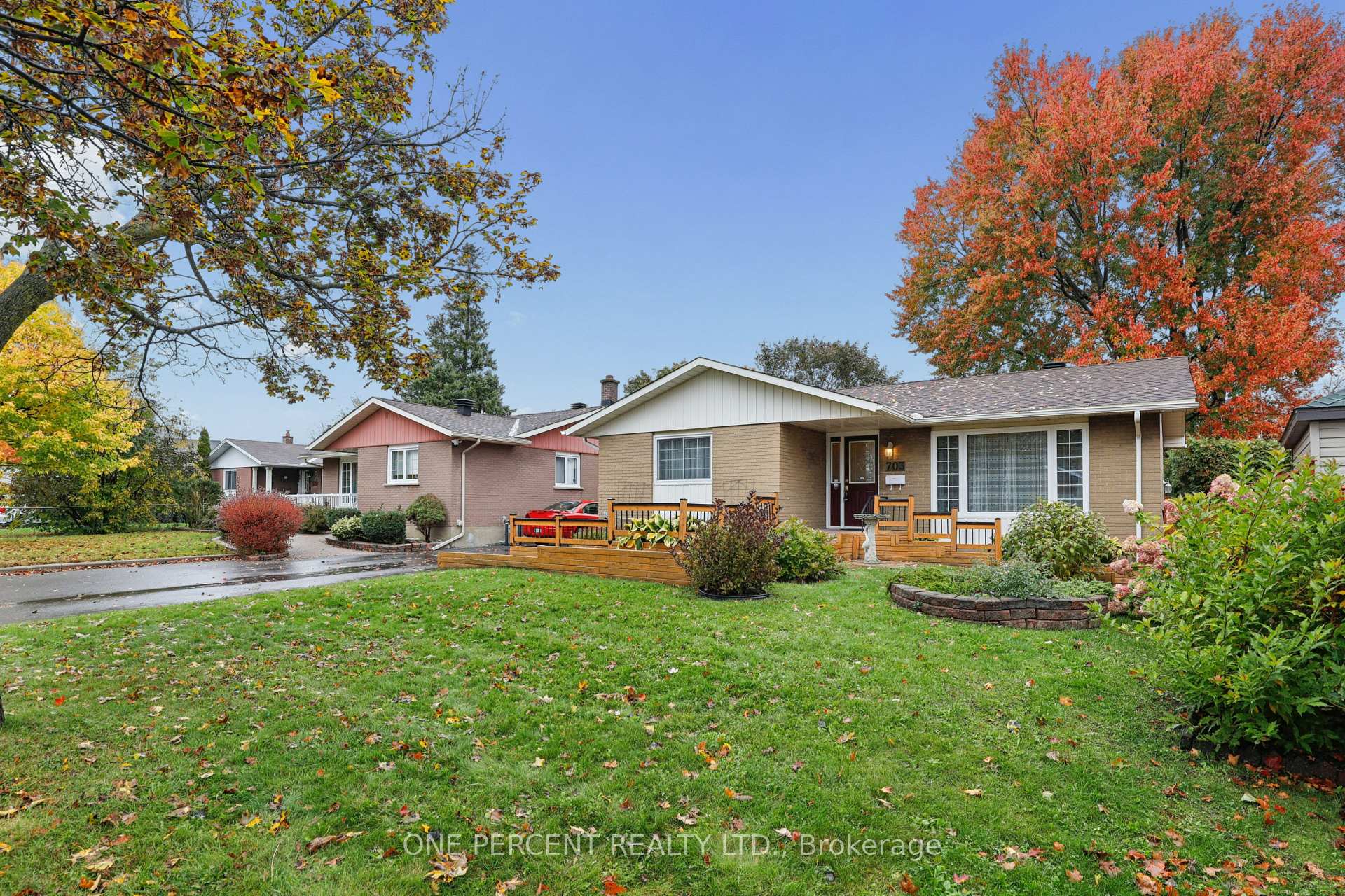 Photo 1 of 703 Trojan Avenue, Ottawa, Castle Heights/Rideau High — HOMEH