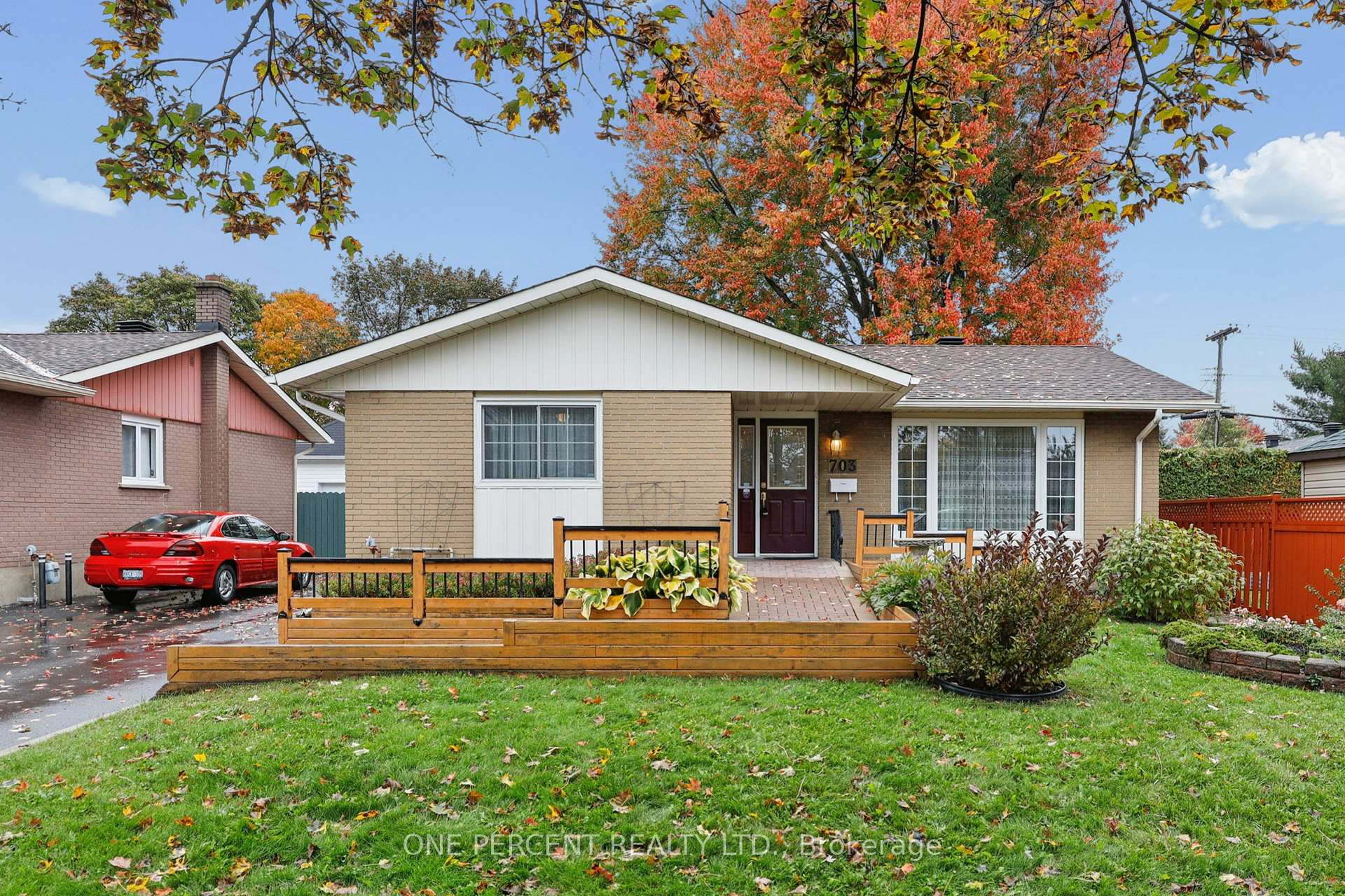 Photo 4 of 703 Trojan Avenue, Ottawa, Castle Heights/Rideau High — HOMEH