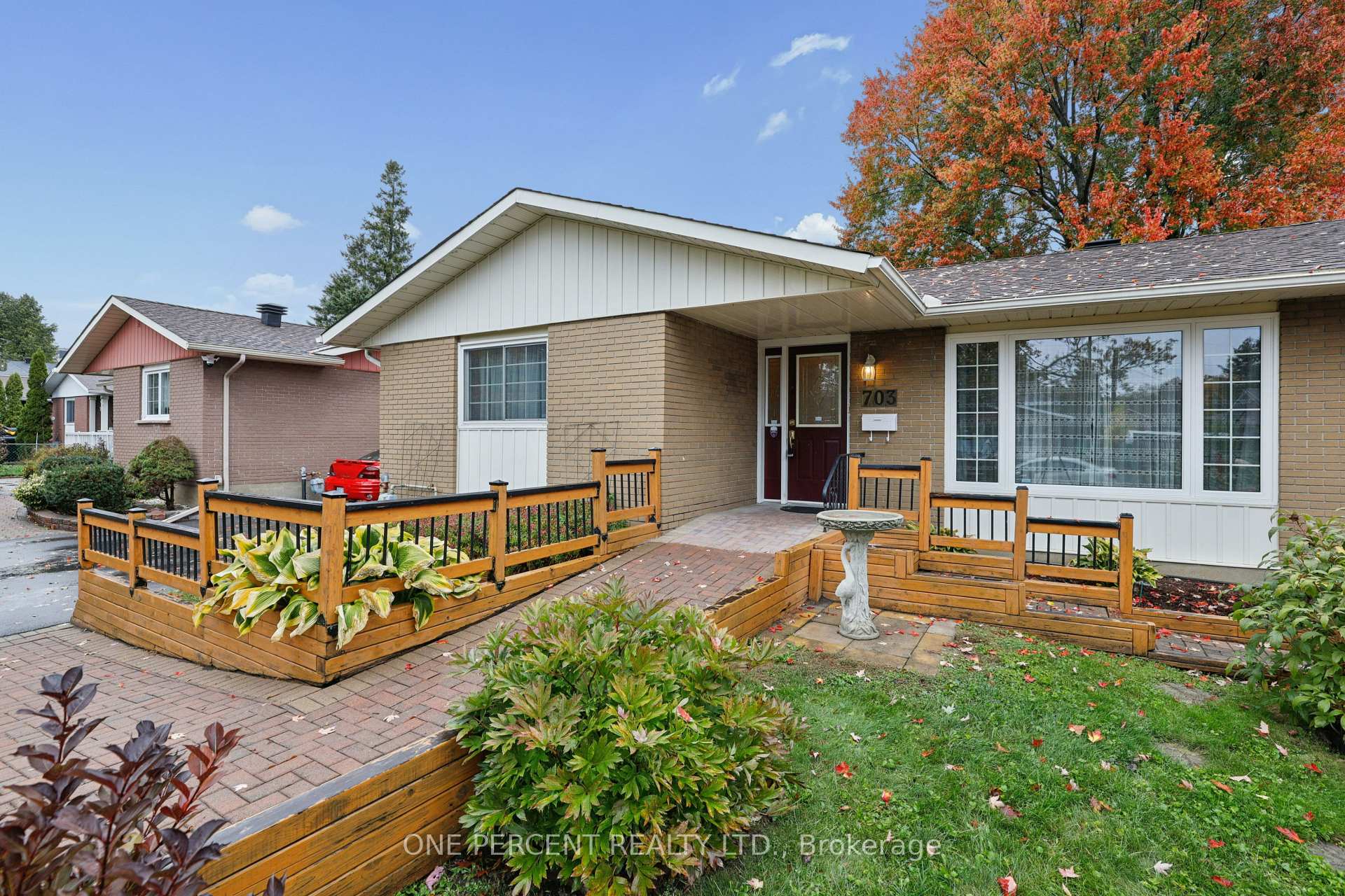 Photo 5 of 703 Trojan Avenue, Ottawa, Castle Heights/Rideau High — HOMEH