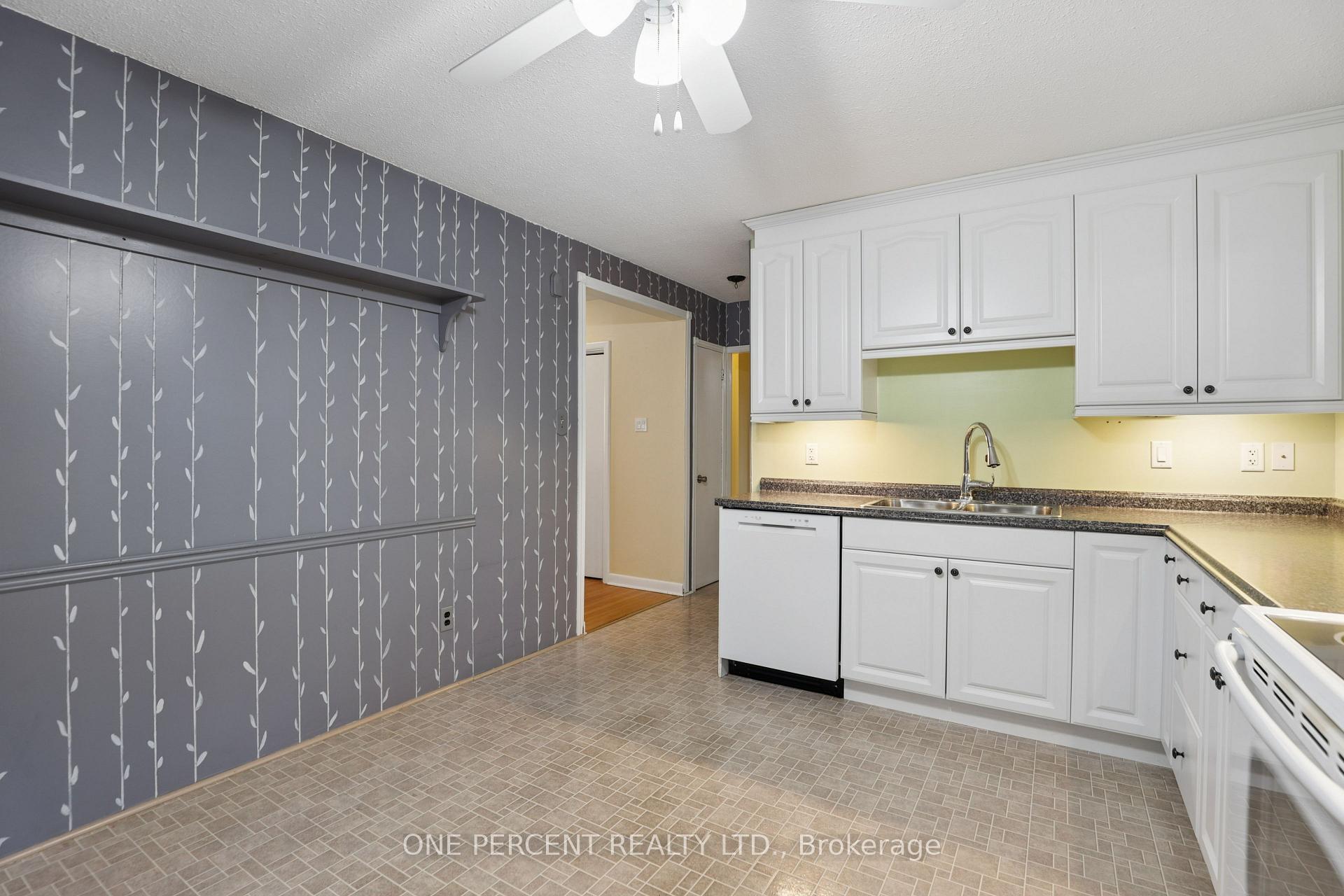 Photo 14 of 703 Trojan Avenue, Ottawa, Castle Heights/Rideau High — HOMEH