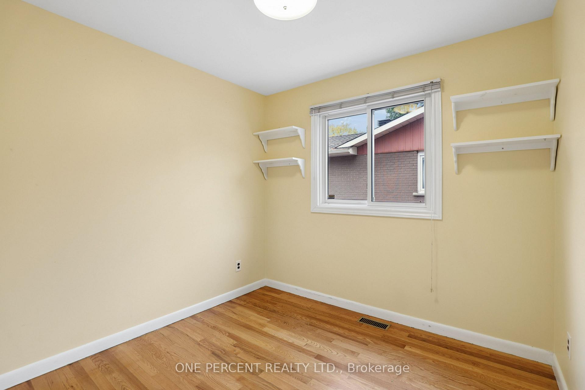 Photo 19 of 703 Trojan Avenue, Ottawa, Castle Heights/Rideau High — HOMEH
