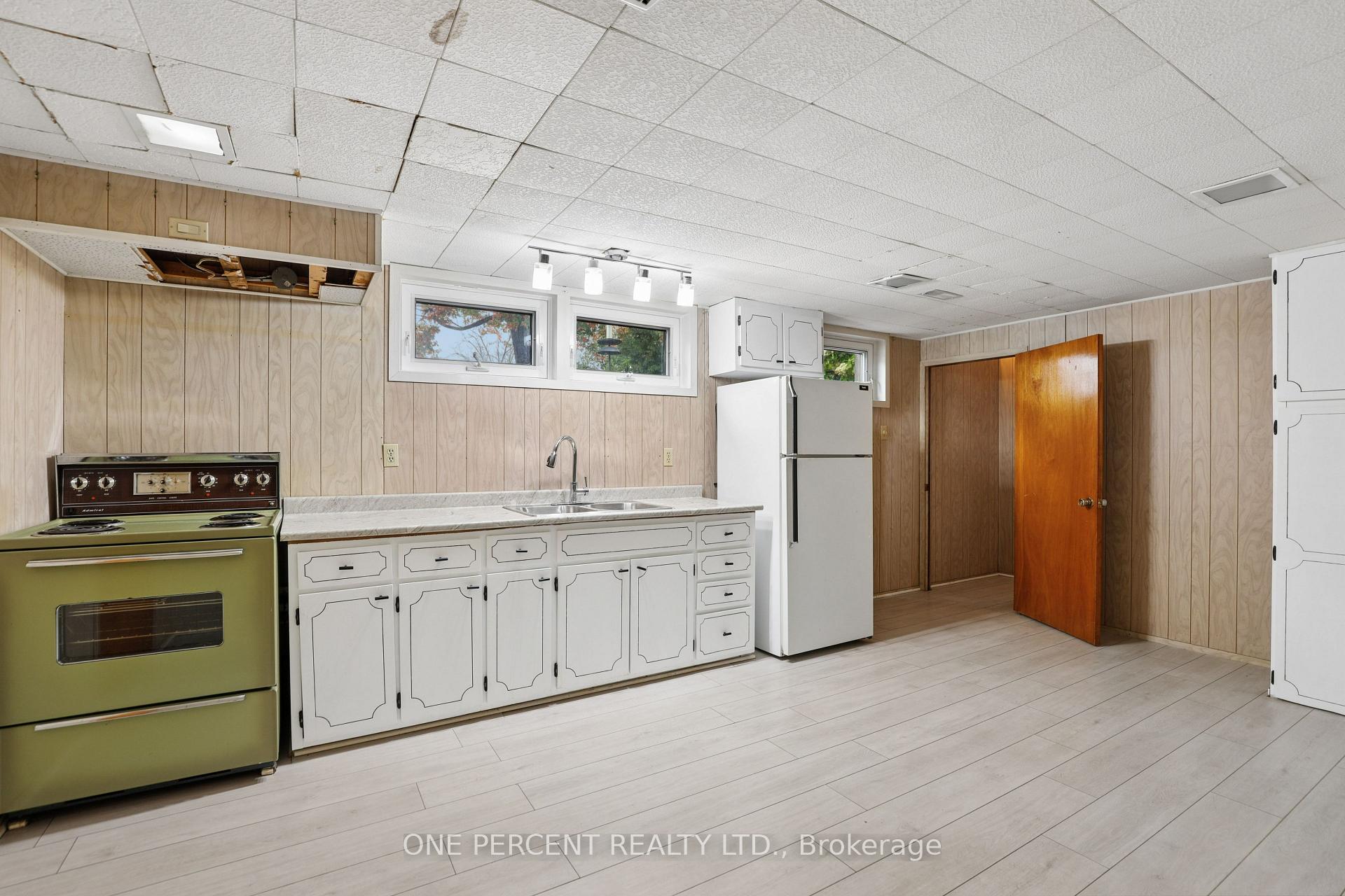 Photo 22 of 703 Trojan Avenue, Ottawa, Castle Heights/Rideau High — HOMEH