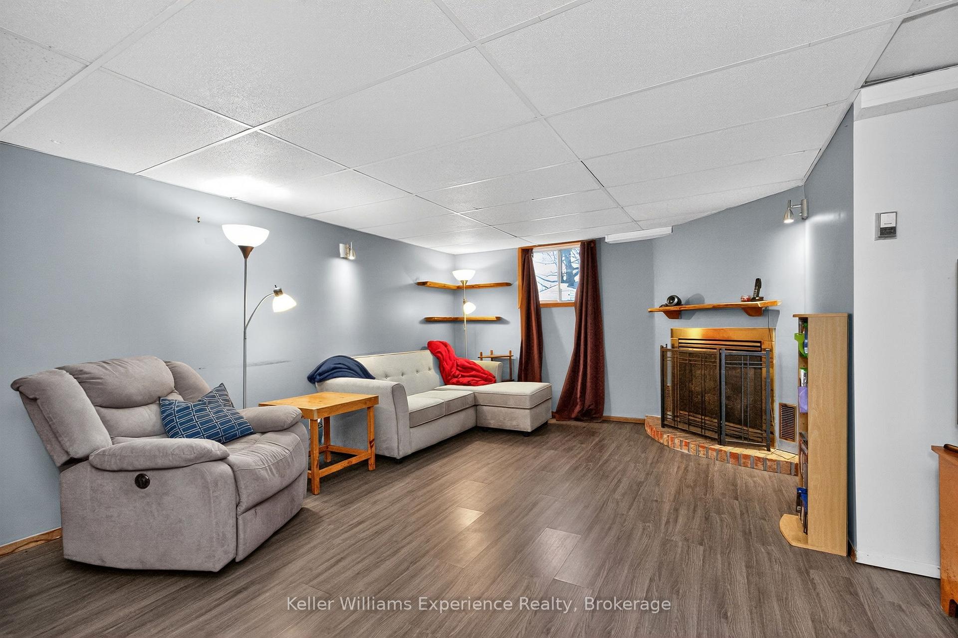 Photo 10 of 4 Dunlop Street, Penetanguishene — HOMEH