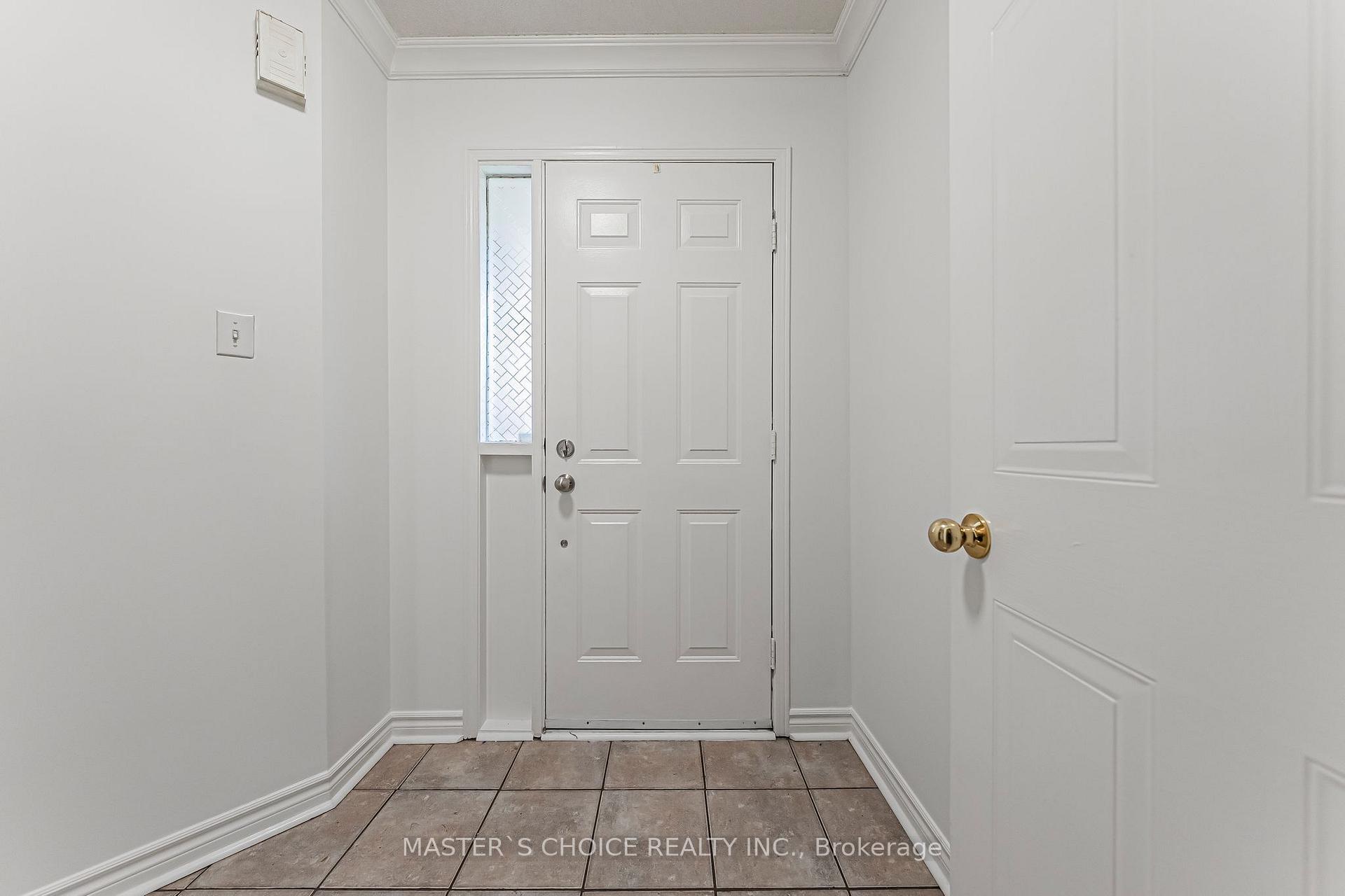 Photo 3 of 5557 Cortina Crescent, Mississauga, Hurontario — HOMEH